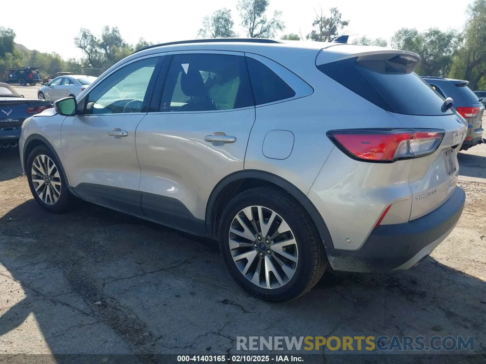 3 Photograph of a damaged car 1FMCU0DZ3LUA78694 FORD ESCAPE 2020