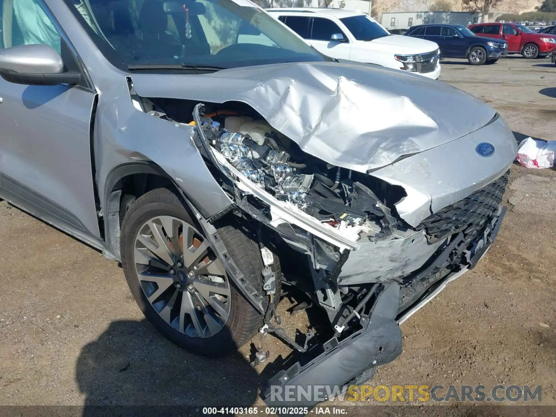6 Photograph of a damaged car 1FMCU0DZ3LUA78694 FORD ESCAPE 2020
