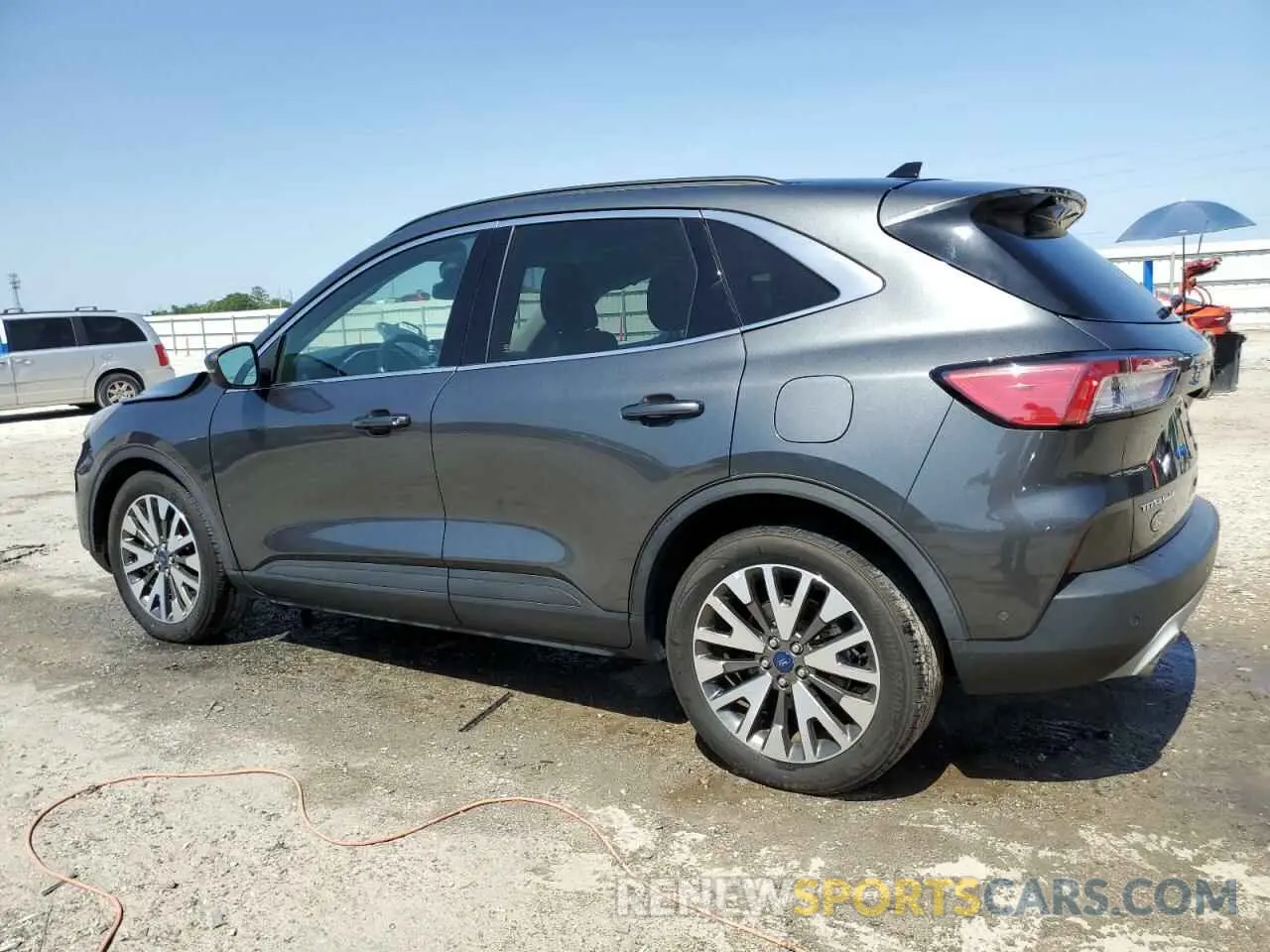 2 Photograph of a damaged car 1FMCU0DZ5LUA68913 FORD ESCAPE 2020