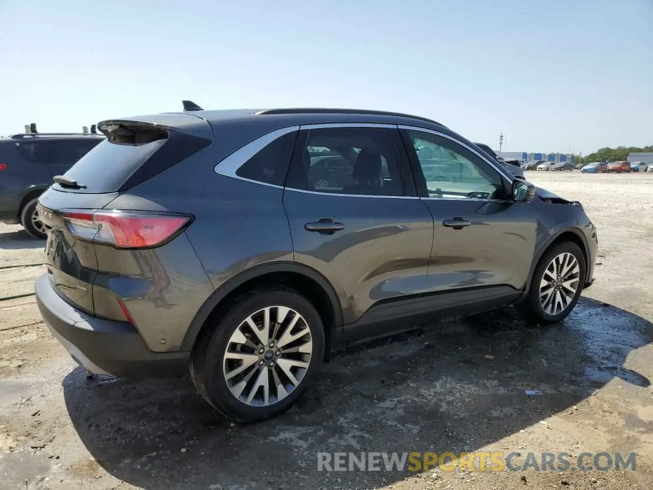 3 Photograph of a damaged car 1FMCU0DZ5LUA68913 FORD ESCAPE 2020
