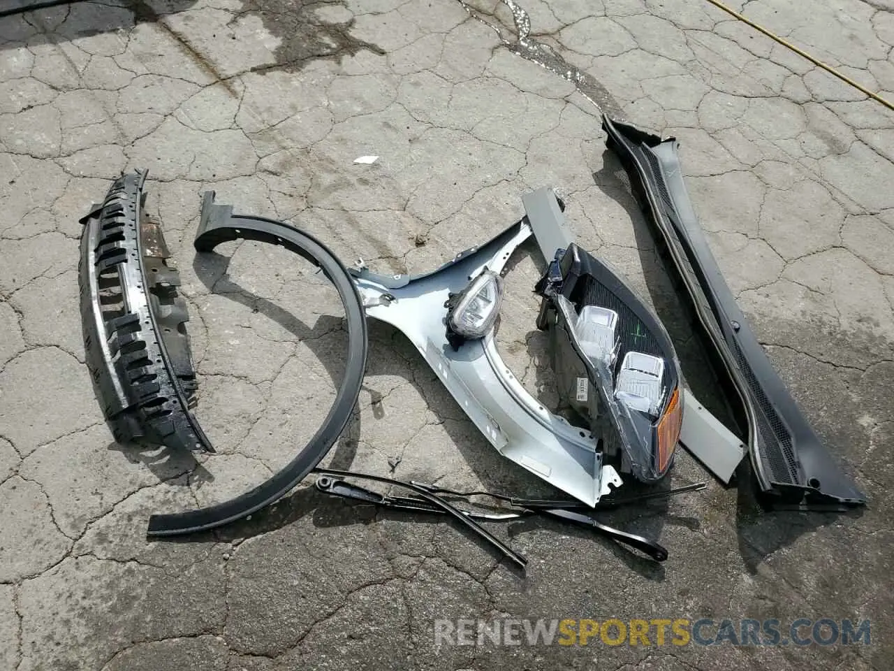 13 Photograph of a damaged car 1FMCU0DZ5LUB12442 FORD ESCAPE 2020