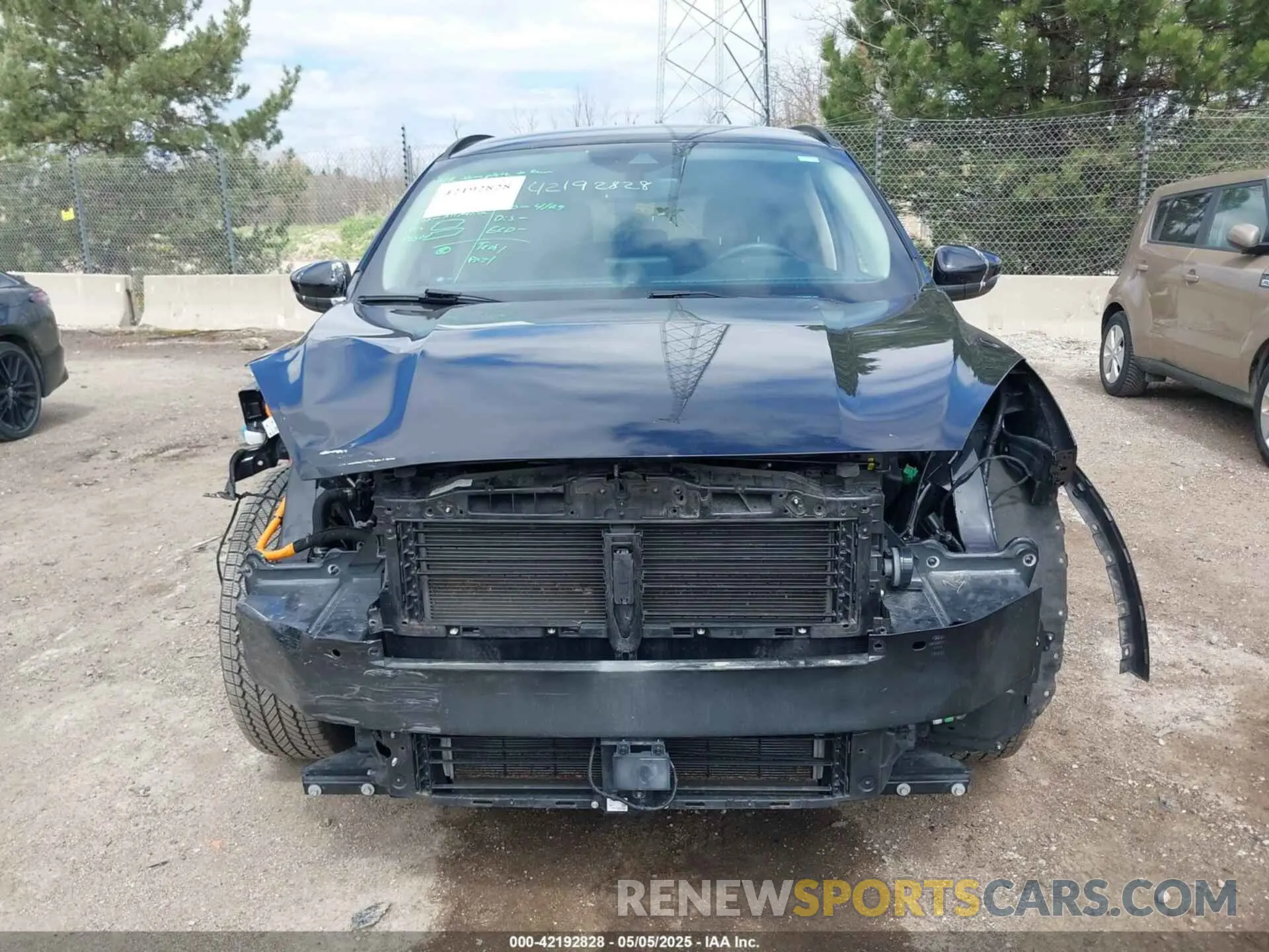 13 Photograph of a damaged car 1FMCU0DZ5LUB39205 FORD ESCAPE 2020