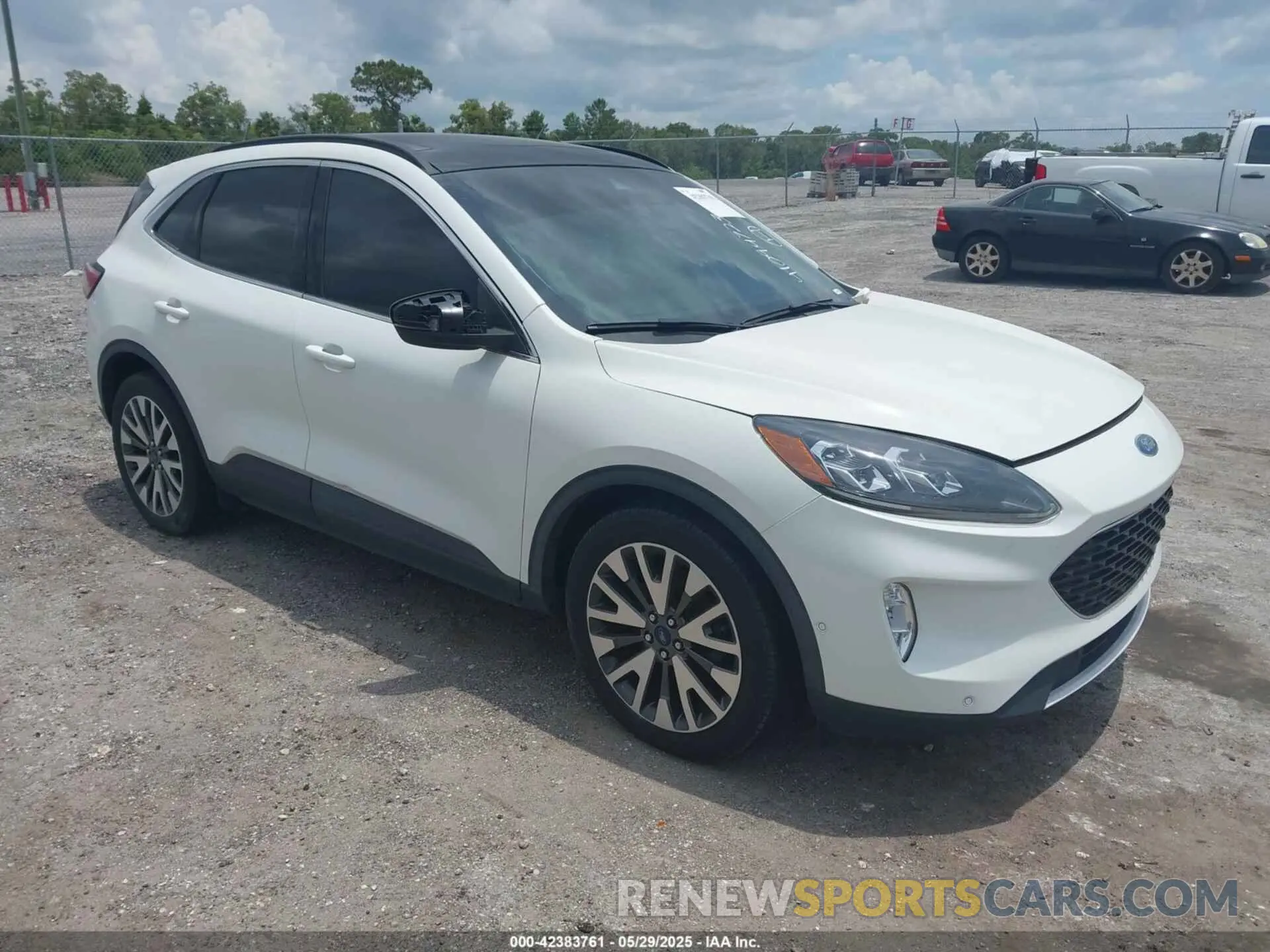 1 Photograph of a damaged car 1FMCU0DZ6LUA39534 FORD ESCAPE 2020