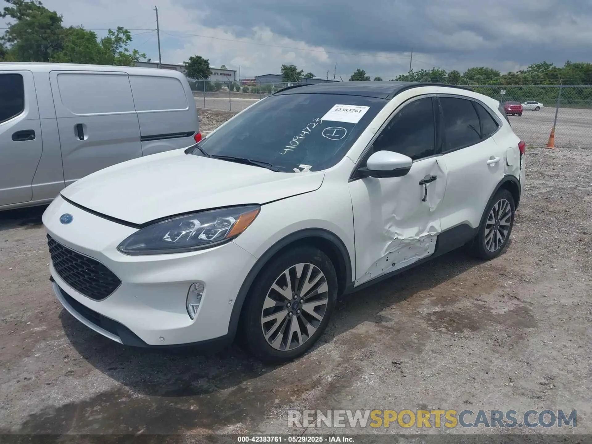 2 Photograph of a damaged car 1FMCU0DZ6LUA39534 FORD ESCAPE 2020