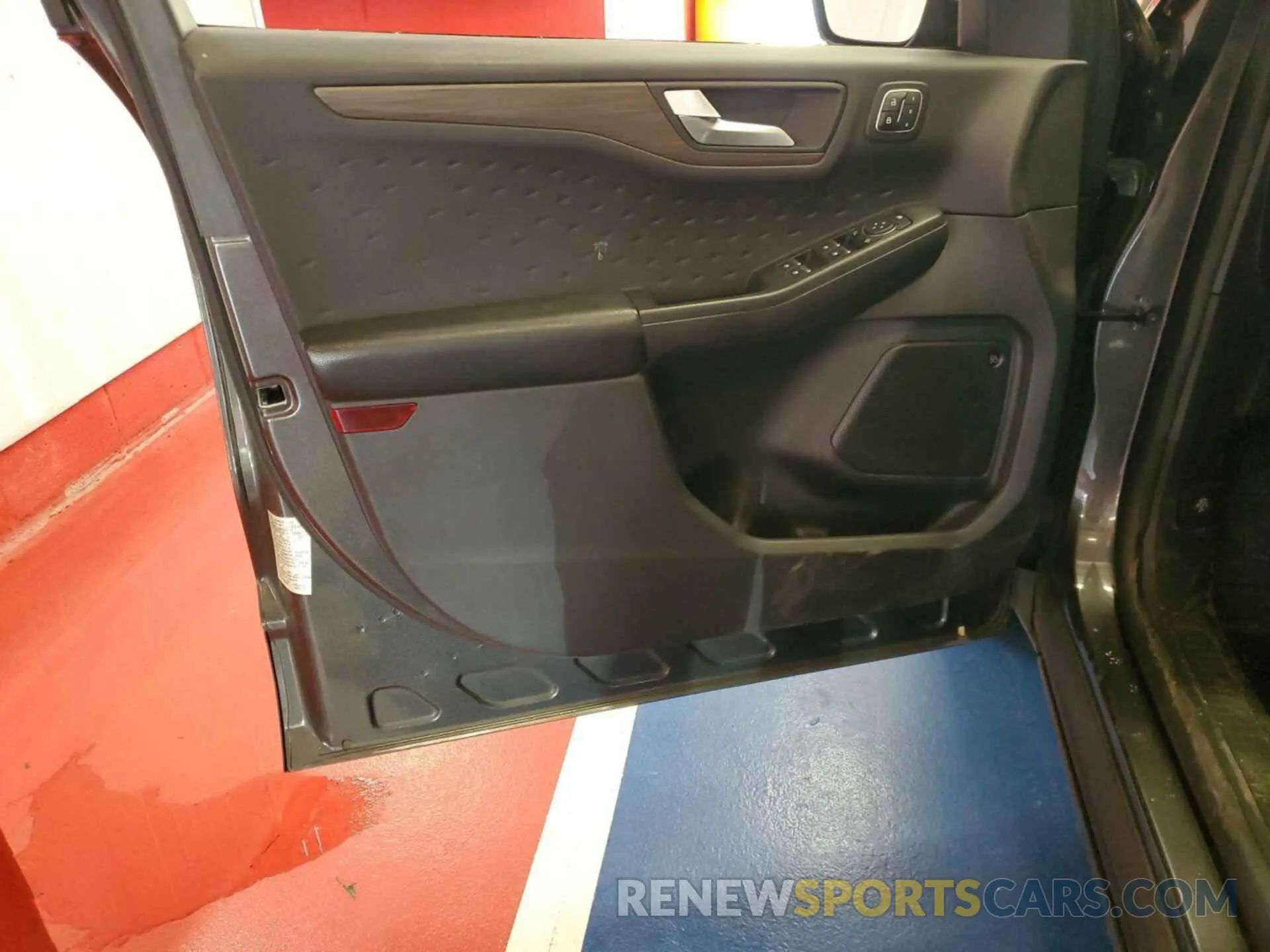2 Photograph of a damaged car 1FMCU0DZ6LUB85173 FORD ESCAPE 2020
