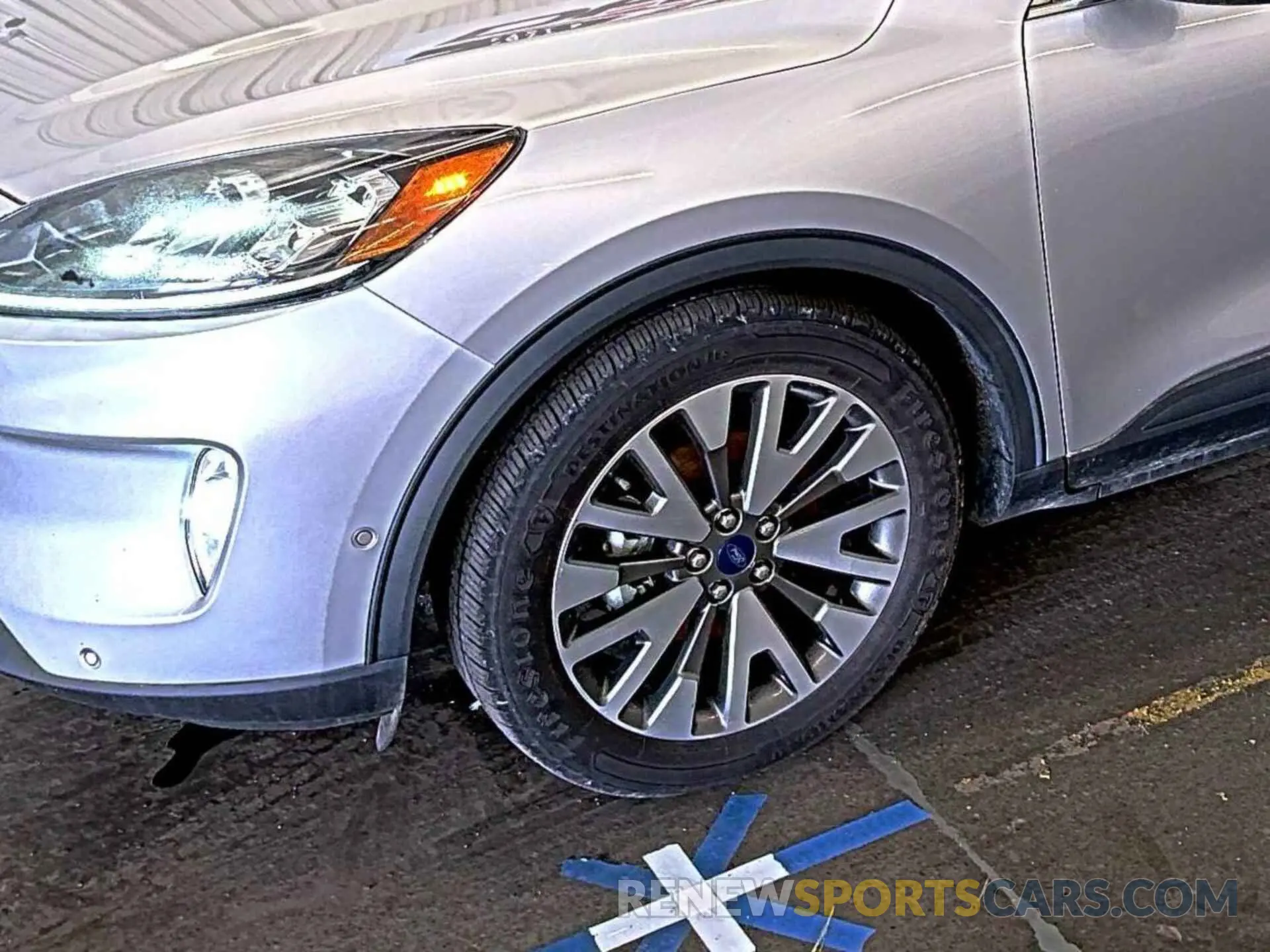 18 Photograph of a damaged car 1FMCU0DZ7LUB85151 FORD ESCAPE 2020