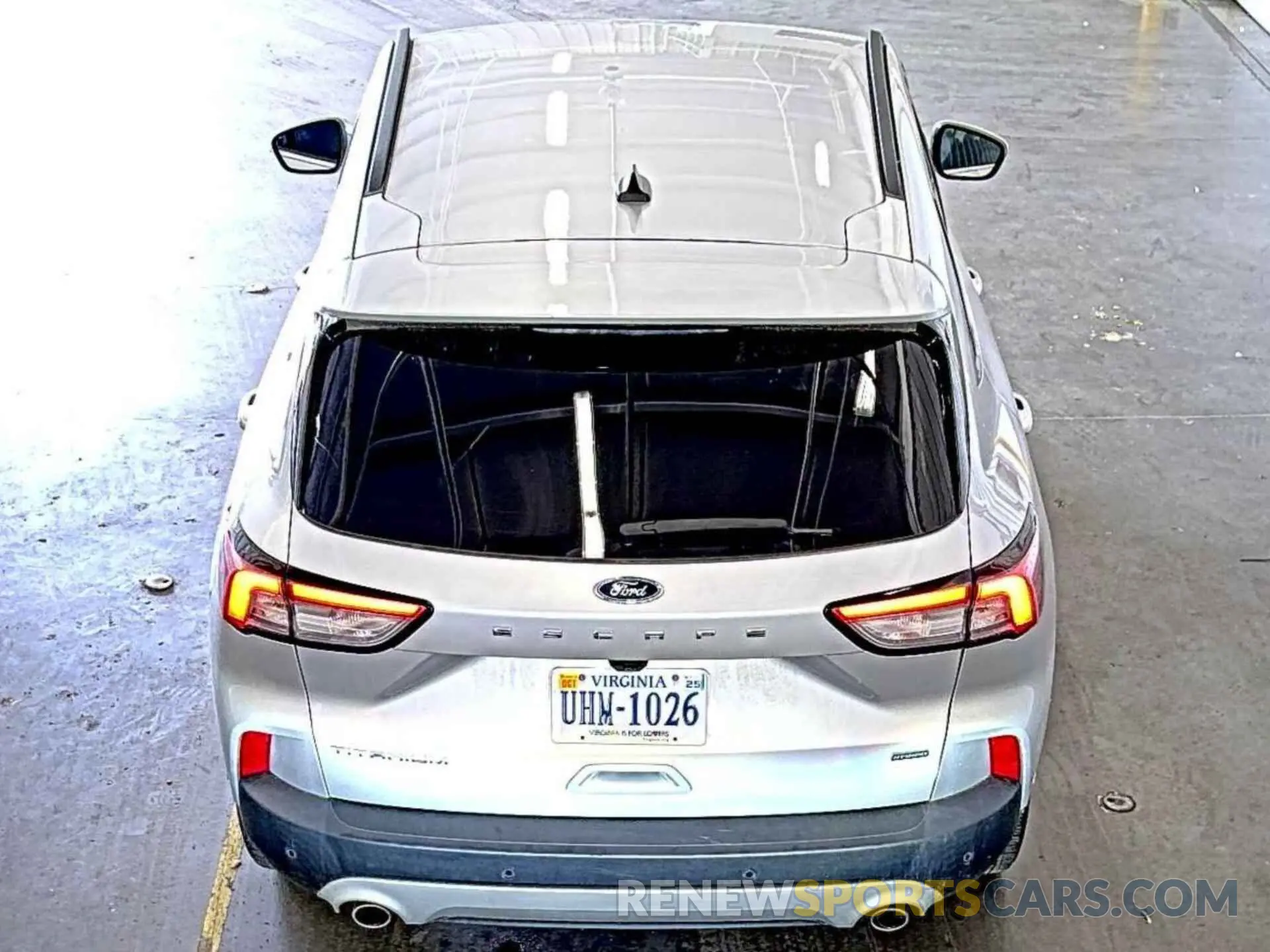 24 Photograph of a damaged car 1FMCU0DZ7LUB85151 FORD ESCAPE 2020