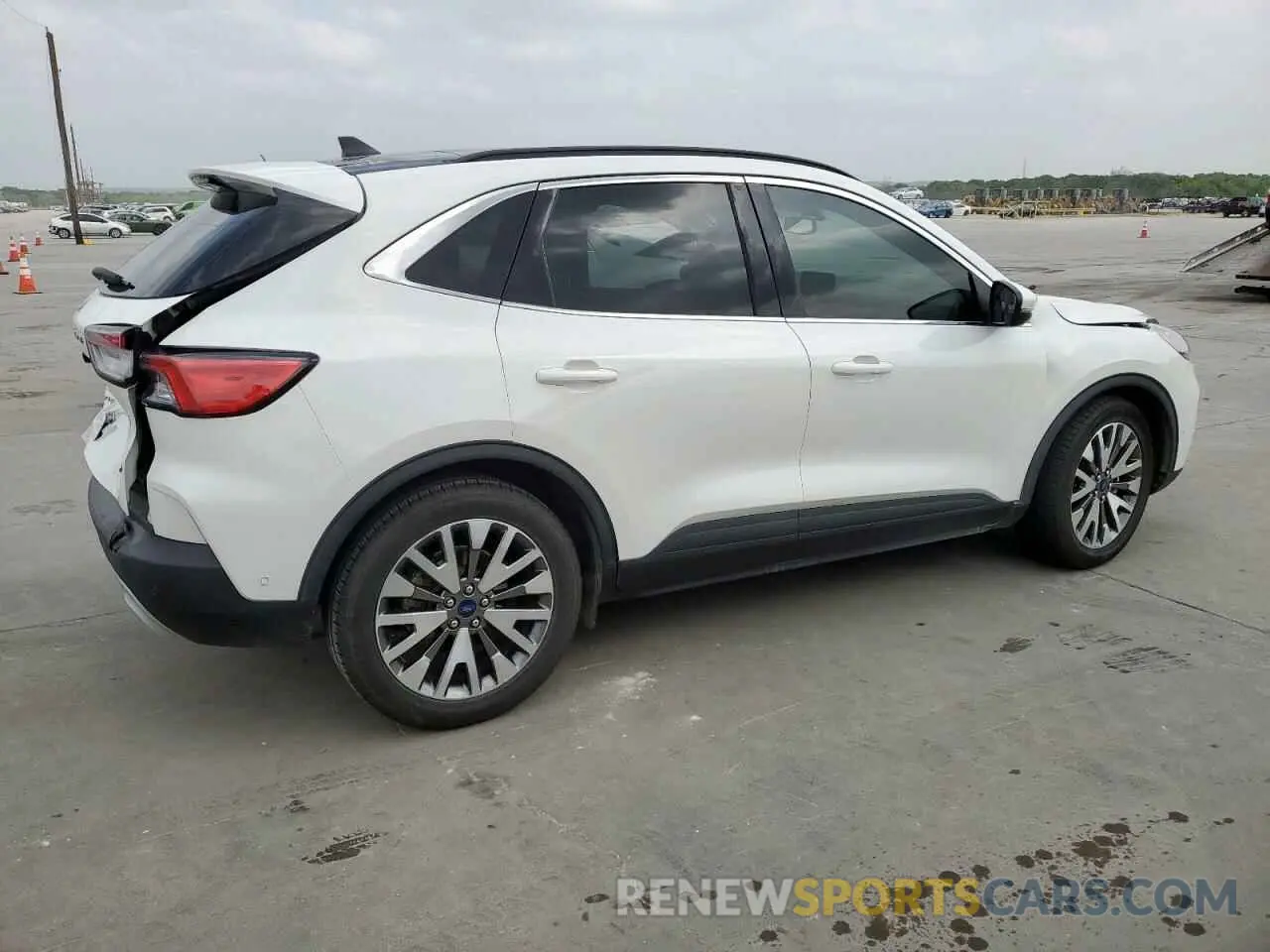 3 Photograph of a damaged car 1FMCU0DZ7LUC34753 FORD ESCAPE 2020