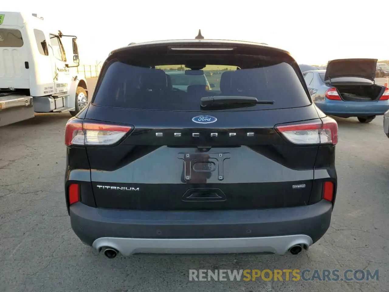 6 Photograph of a damaged car 1FMCU0DZ9LUC51666 FORD ESCAPE 2020