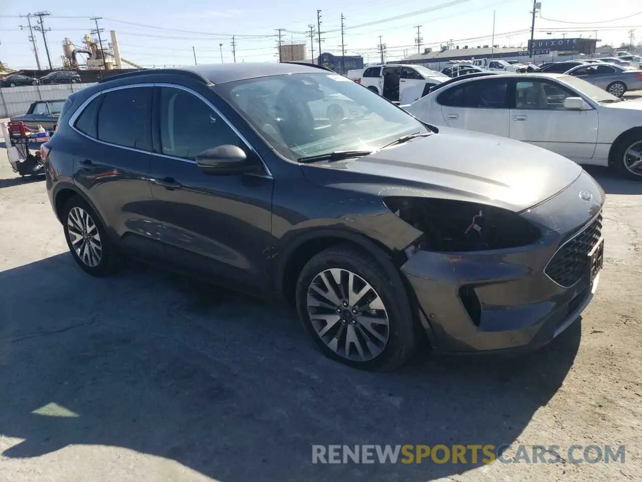 4 Photograph of a damaged car 1FMCU0DZXLUC23701 FORD ESCAPE 2020