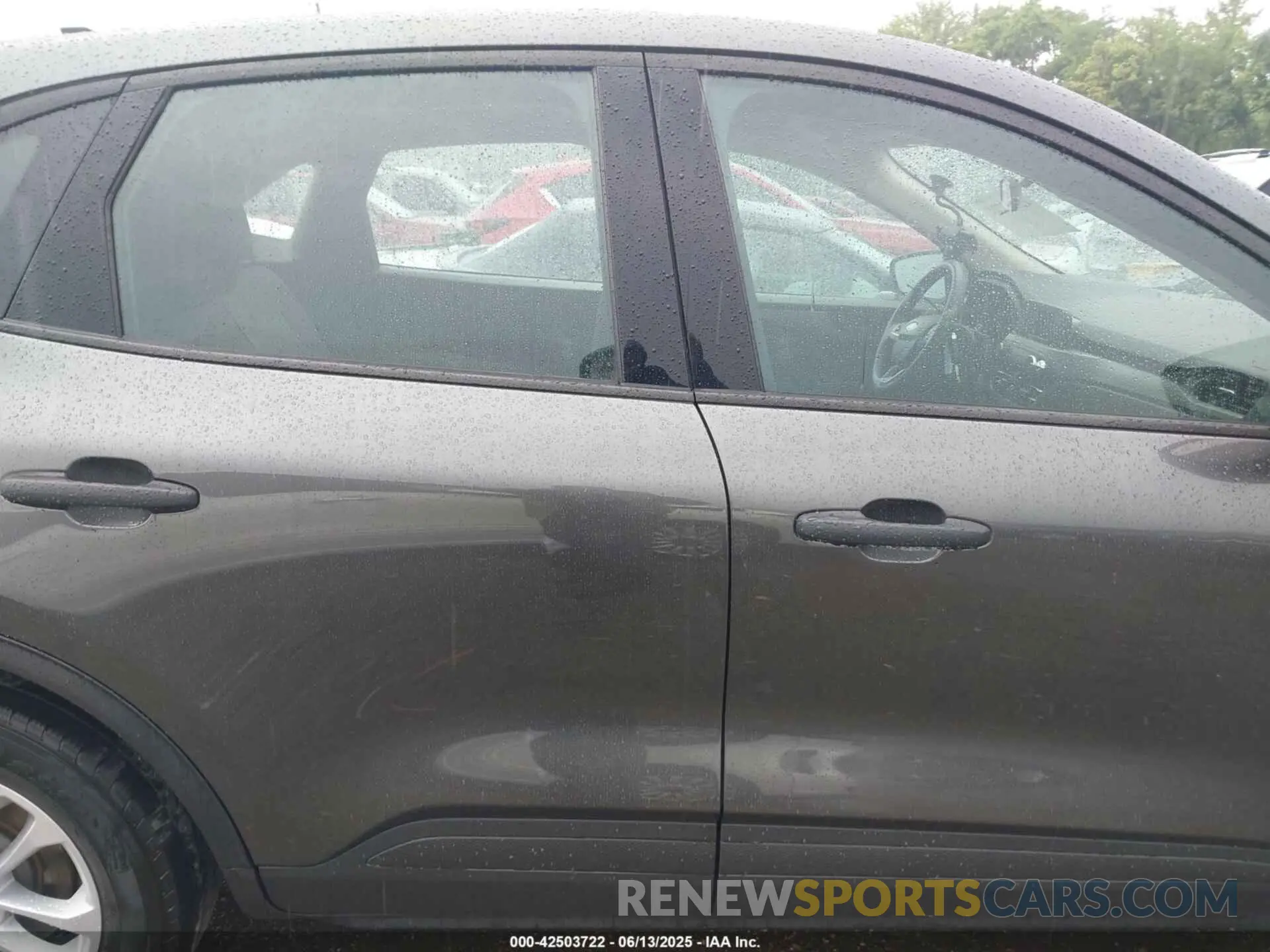 14 Photograph of a damaged car 1FMCU0F60LUA28760 FORD ESCAPE 2020