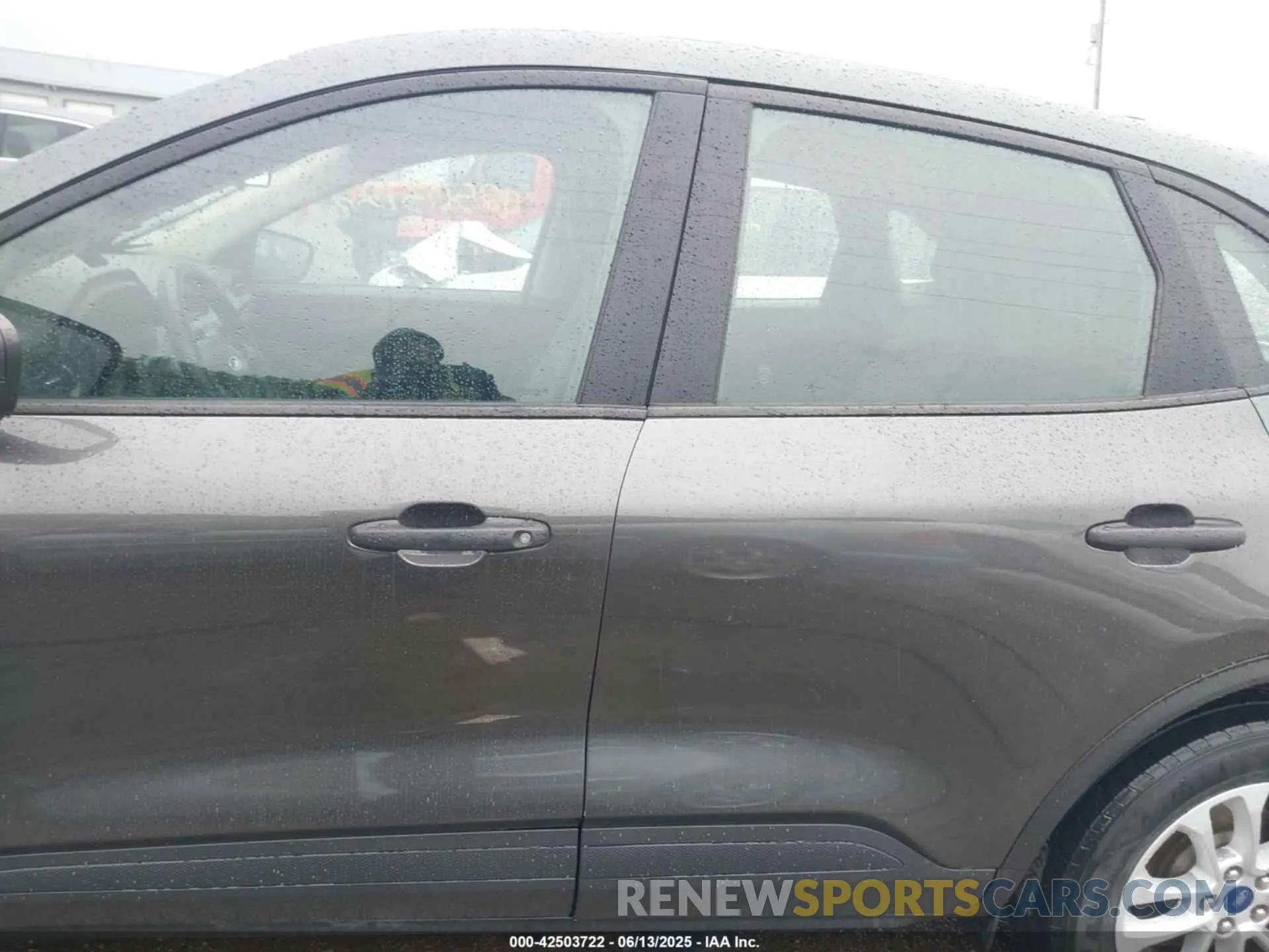 15 Photograph of a damaged car 1FMCU0F60LUA28760 FORD ESCAPE 2020