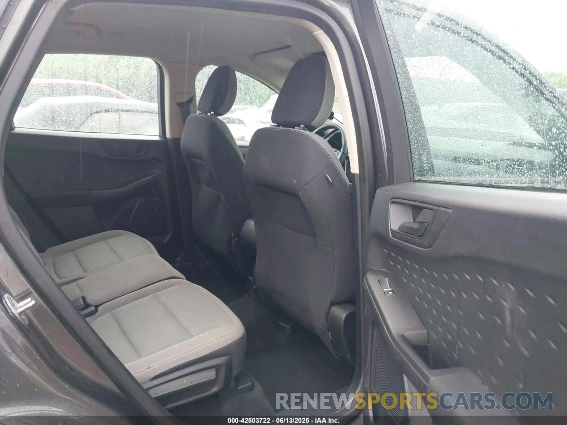8 Photograph of a damaged car 1FMCU0F60LUA28760 FORD ESCAPE 2020
