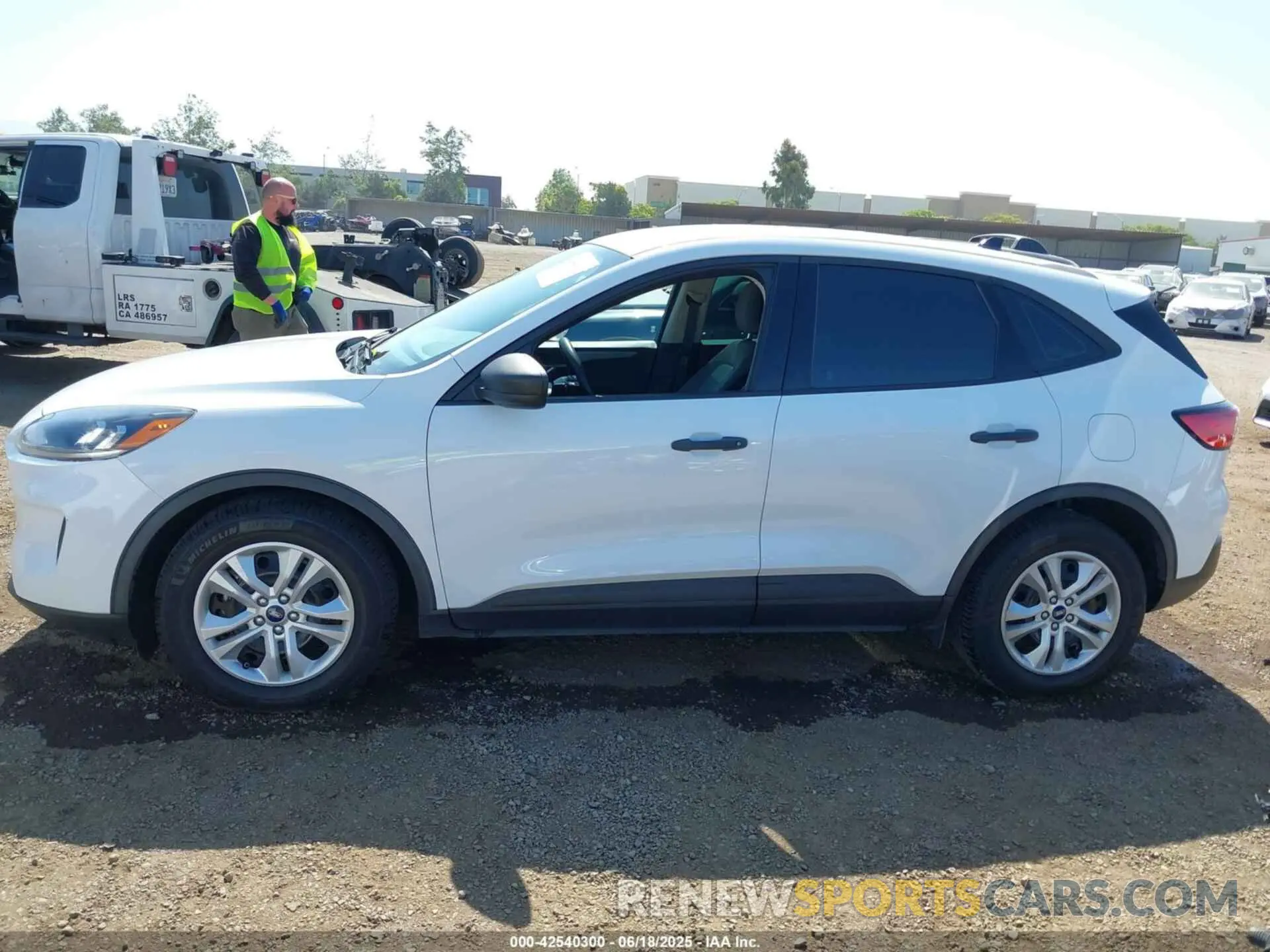 14 Photograph of a damaged car 1FMCU0F60LUA84424 FORD ESCAPE 2020