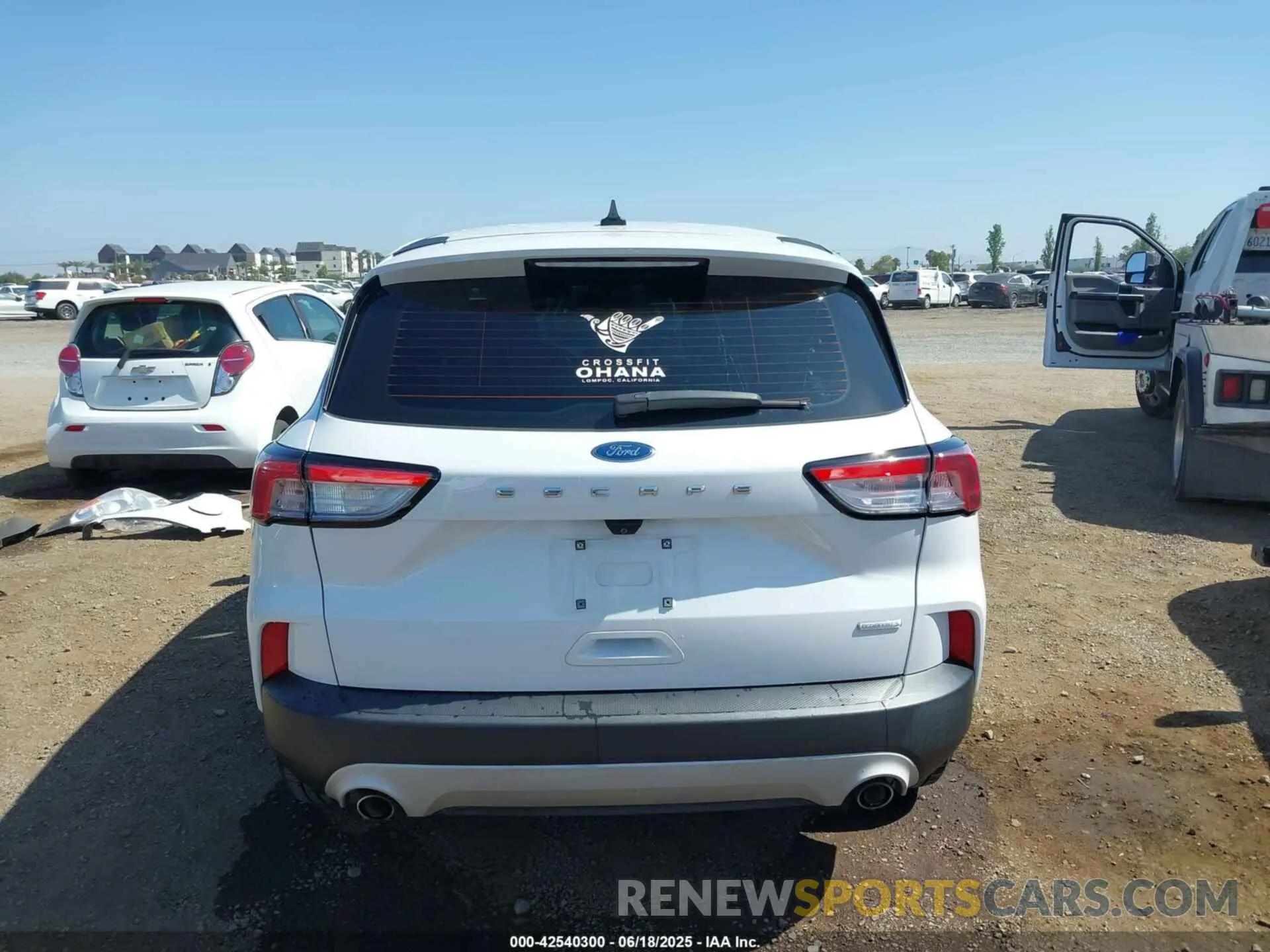 16 Photograph of a damaged car 1FMCU0F60LUA84424 FORD ESCAPE 2020