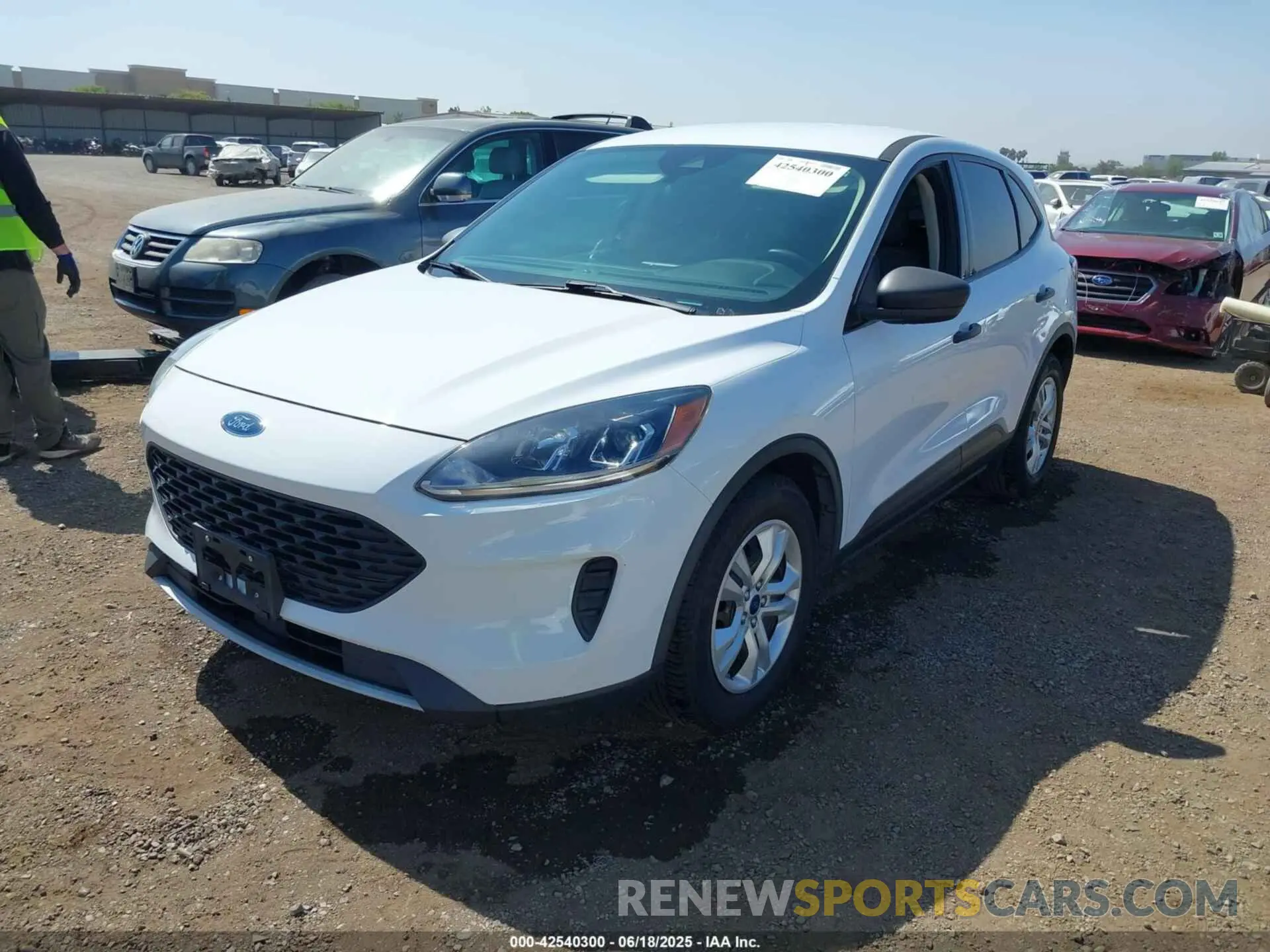 2 Photograph of a damaged car 1FMCU0F60LUA84424 FORD ESCAPE 2020