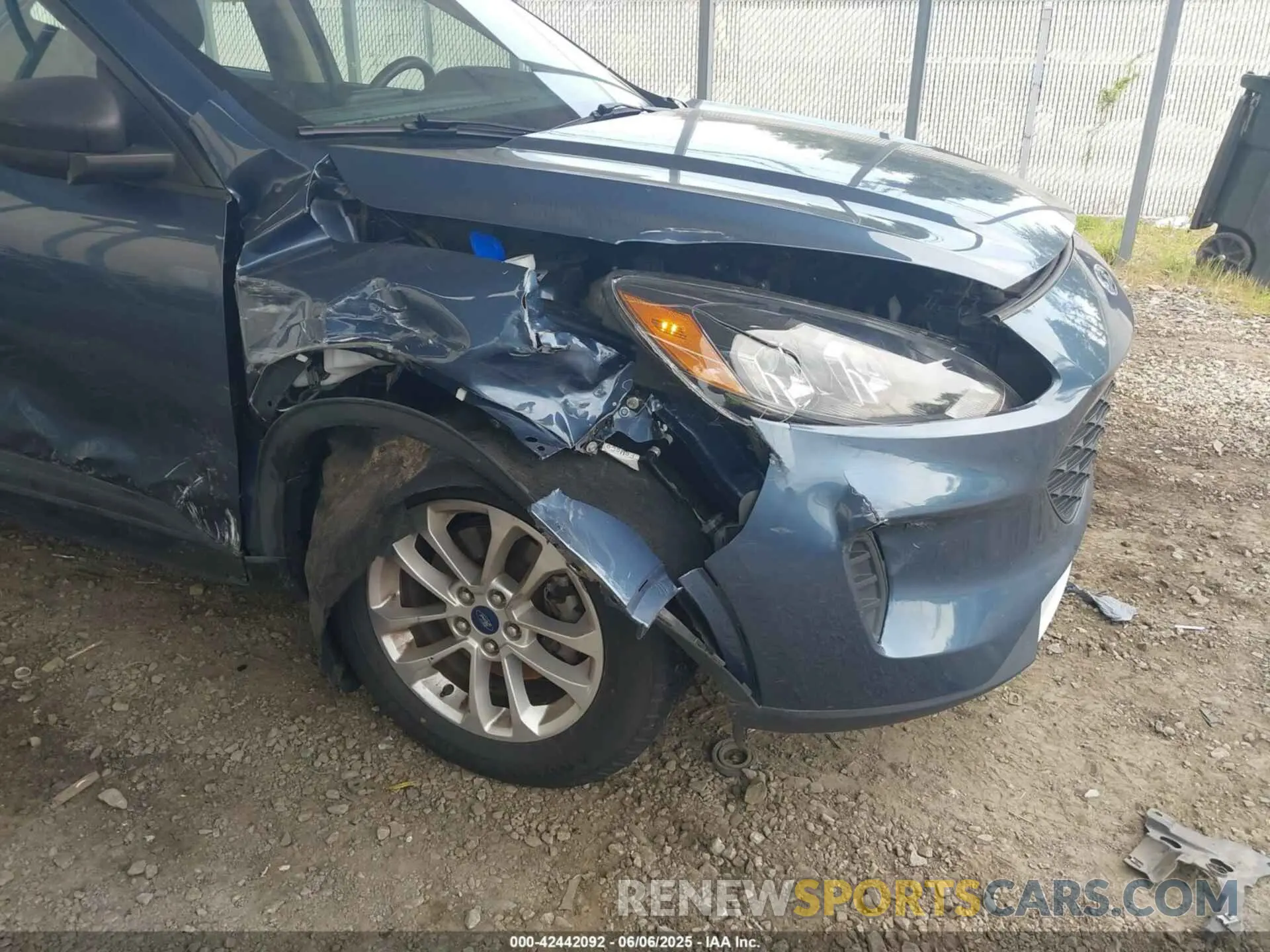 6 Photograph of a damaged car 1FMCU0F61LUC62065 FORD ESCAPE 2020