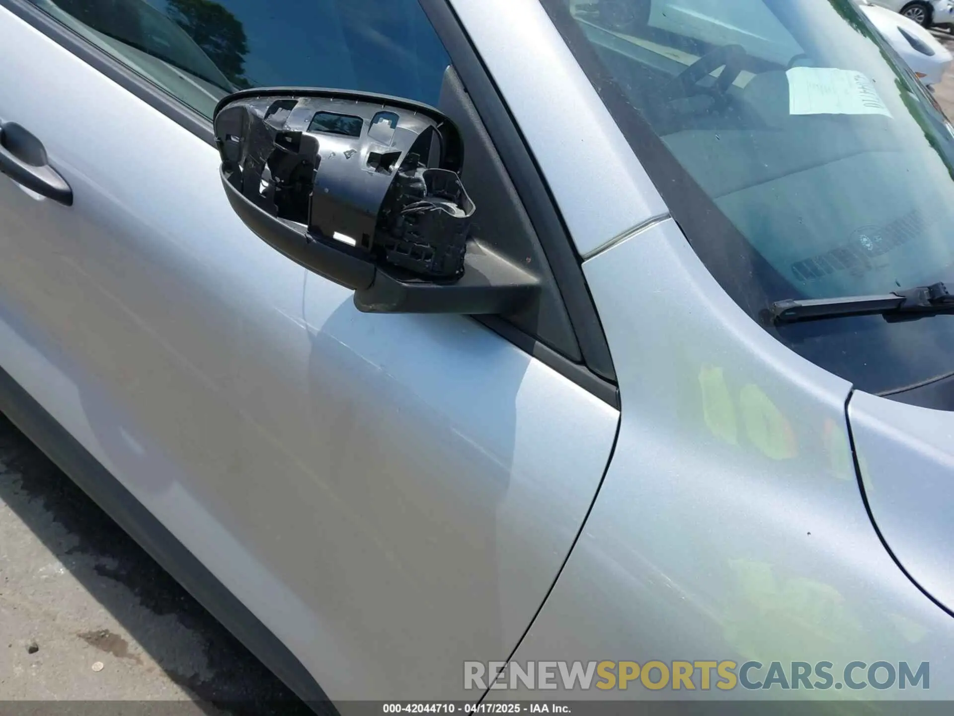 17 Photograph of a damaged car 1FMCU0F62LUA22703 FORD ESCAPE 2020
