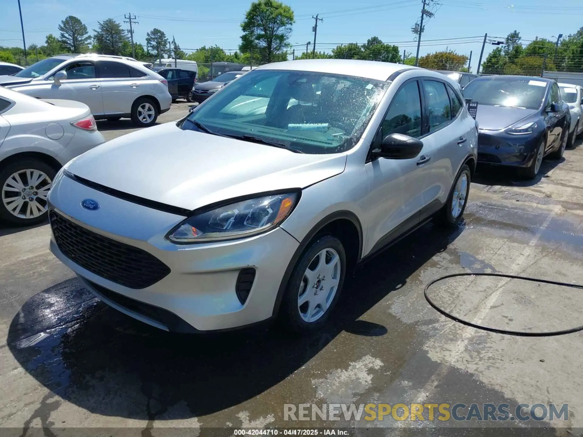 2 Photograph of a damaged car 1FMCU0F62LUA22703 FORD ESCAPE 2020