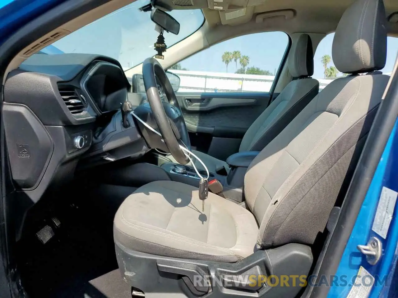7 Photograph of a damaged car 1FMCU0F62LUA31742 FORD ESCAPE 2020