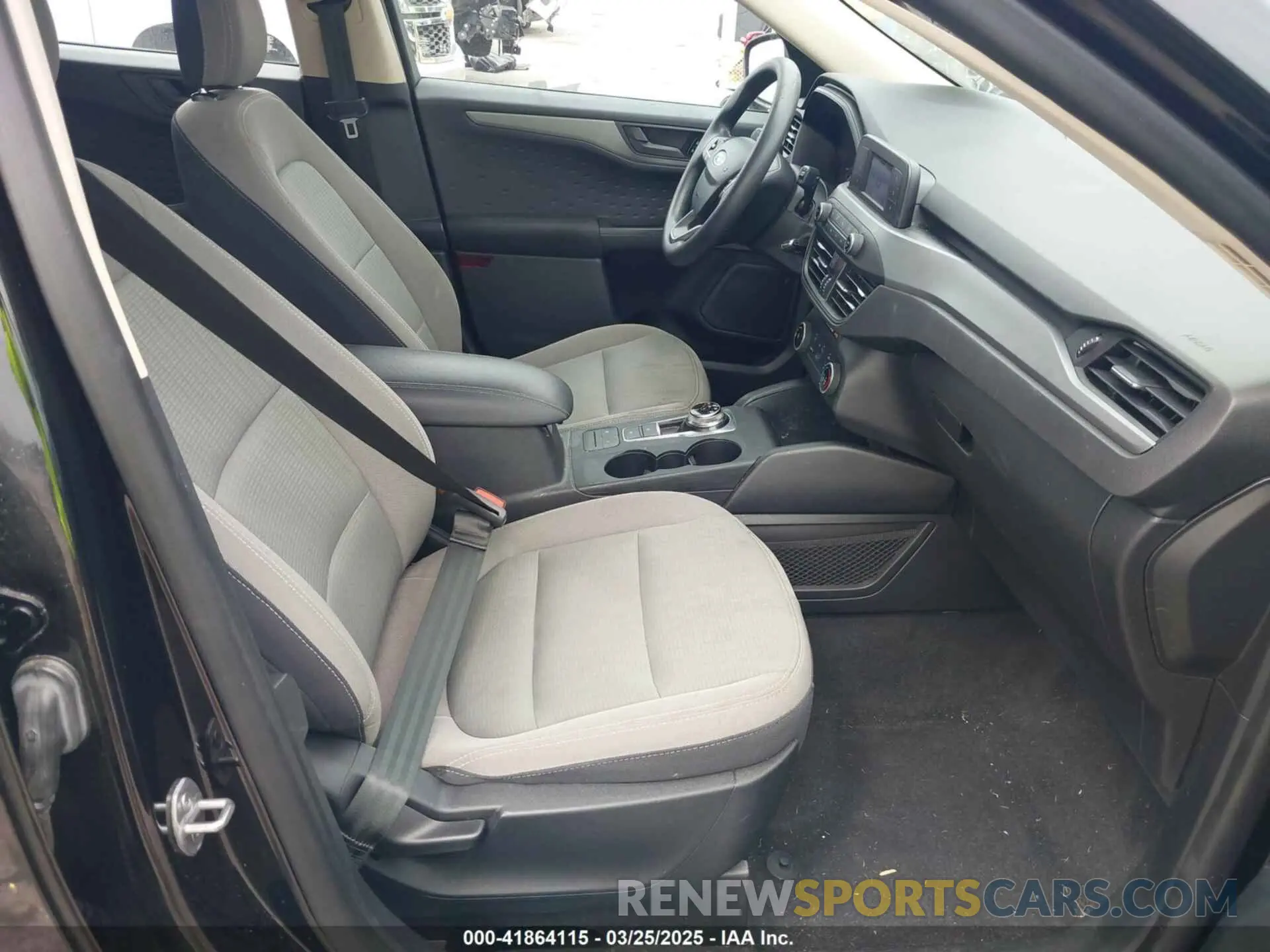 5 Photograph of a damaged car 1FMCU0F62LUB39164 FORD ESCAPE 2020