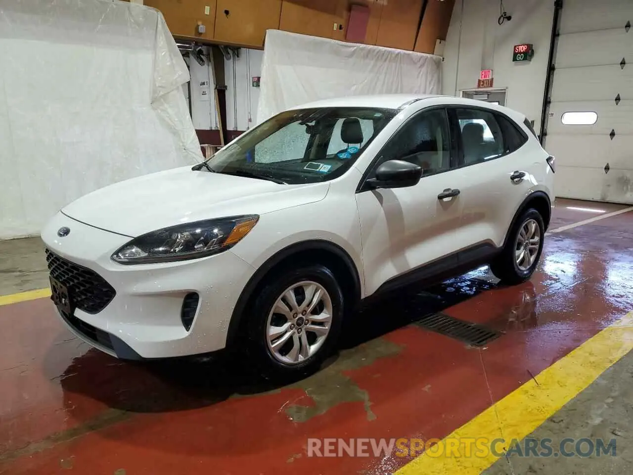 1 Photograph of a damaged car 1FMCU0F62LUB95816 FORD ESCAPE 2020