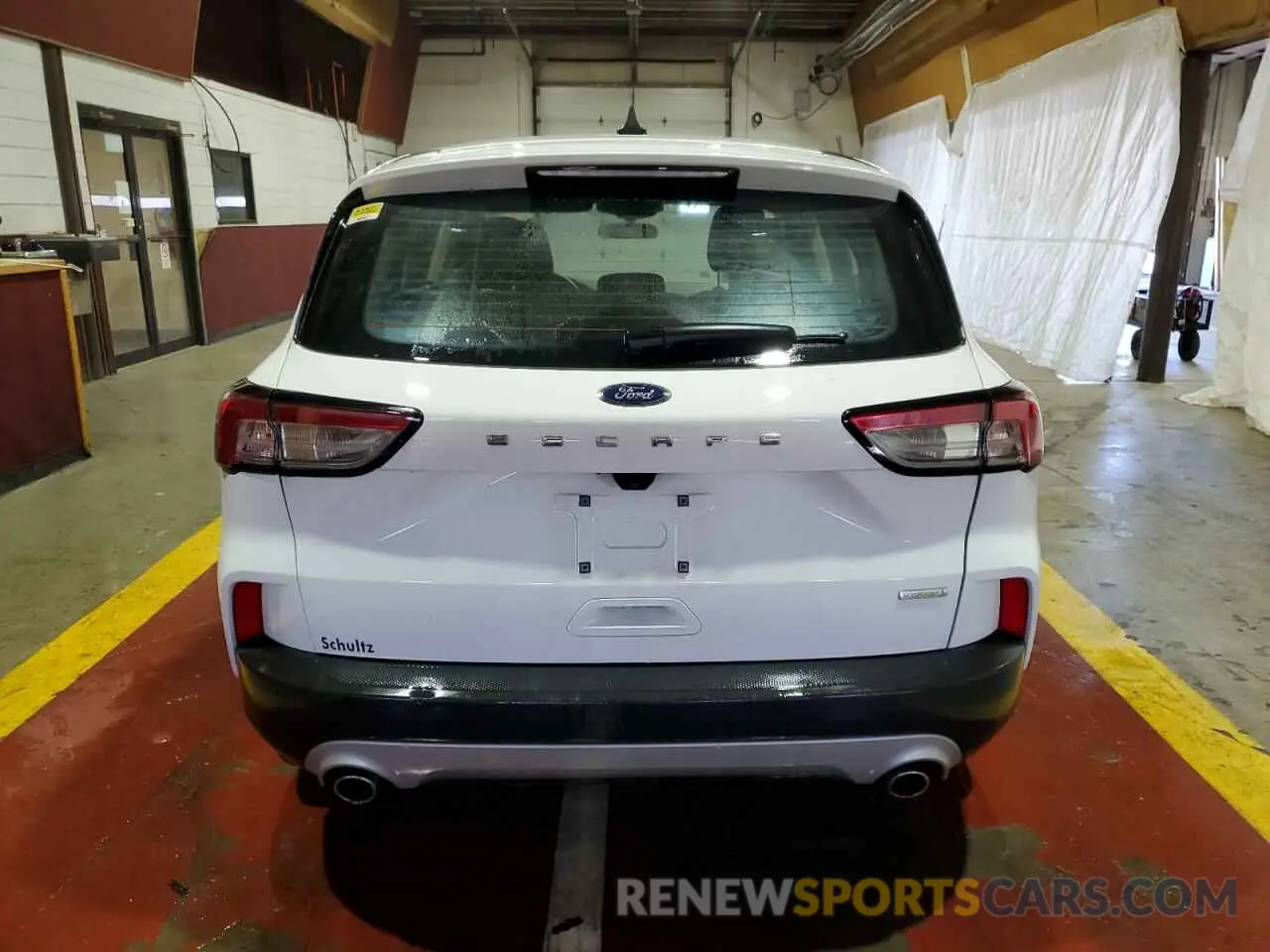 6 Photograph of a damaged car 1FMCU0F62LUB95816 FORD ESCAPE 2020