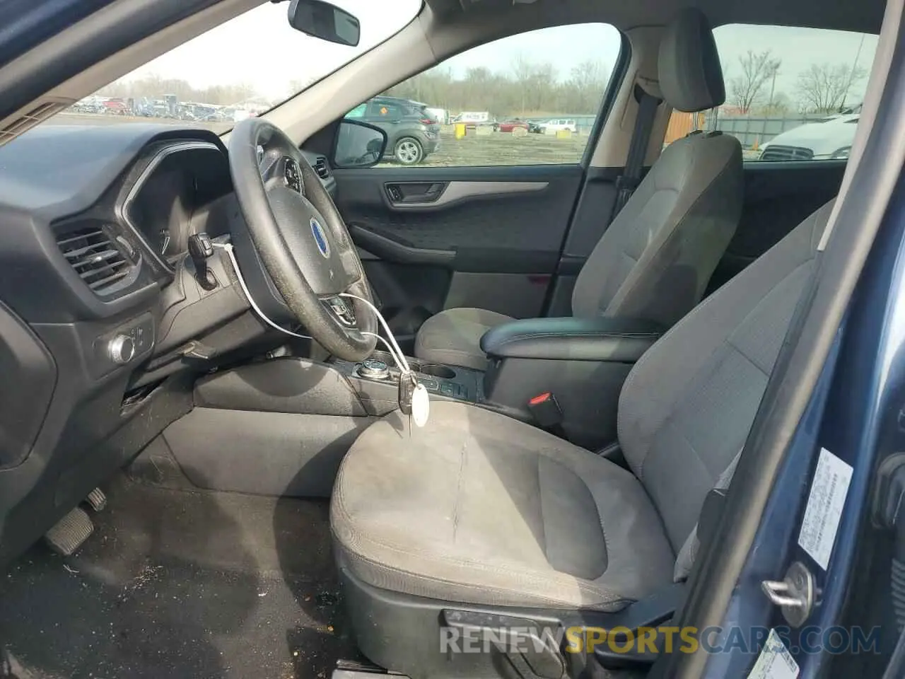 7 Photograph of a damaged car 1FMCU0F62LUC18687 FORD ESCAPE 2020