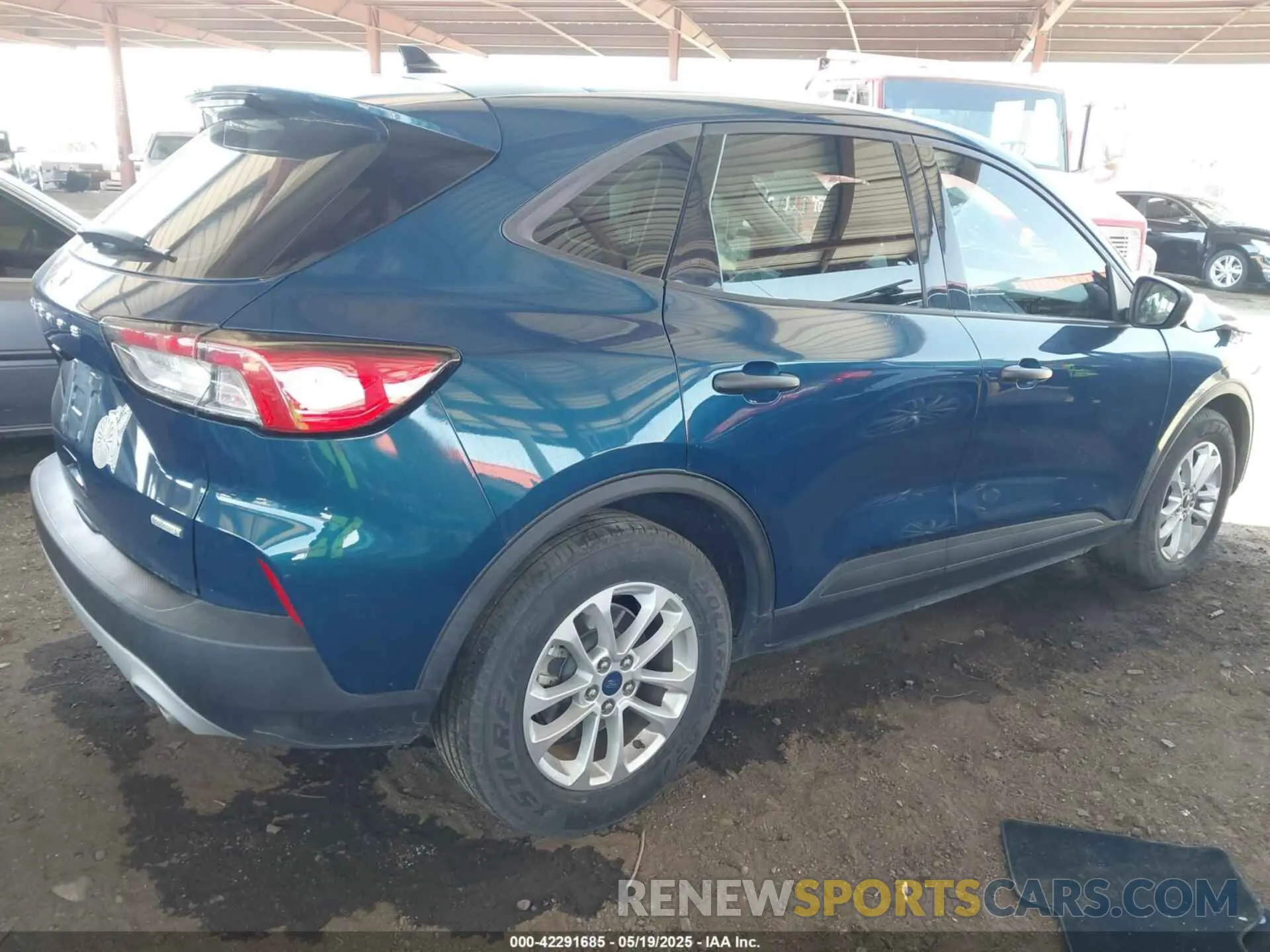 4 Photograph of a damaged car 1FMCU0F63LUA57573 FORD ESCAPE 2020