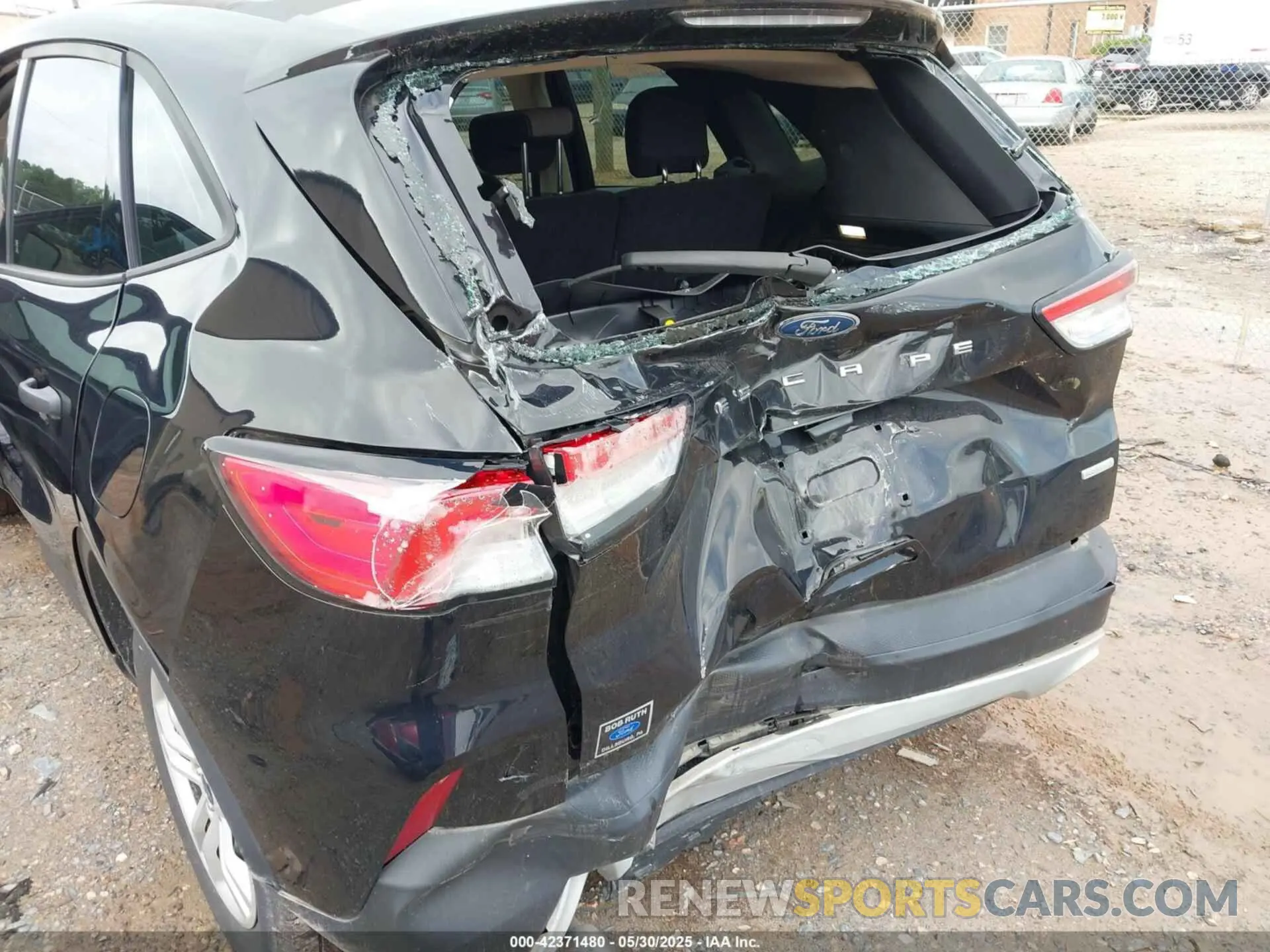 6 Photograph of a damaged car 1FMCU0F65LUA21111 FORD ESCAPE 2020