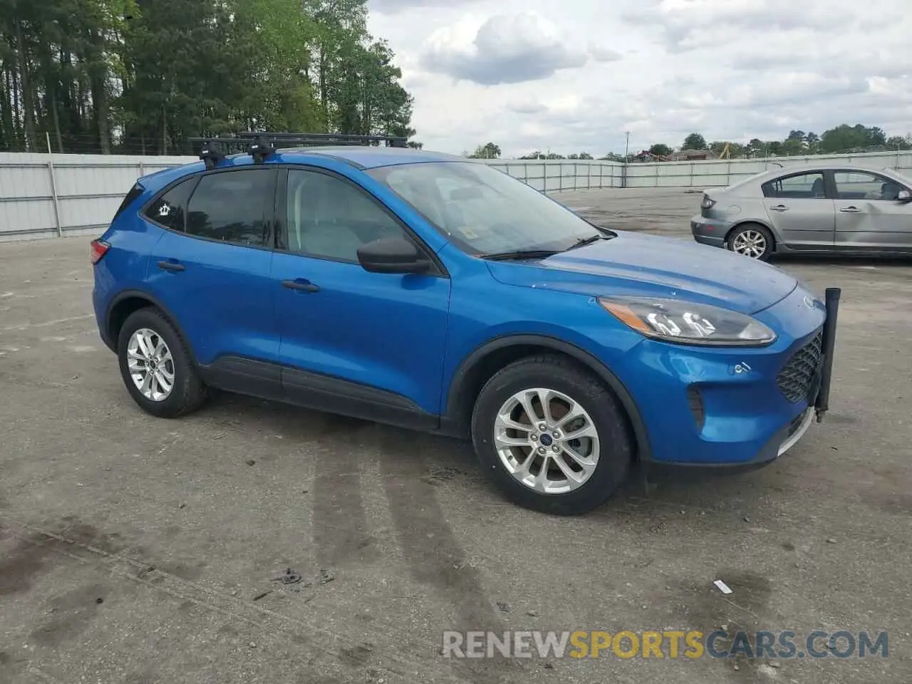 4 Photograph of a damaged car 1FMCU0F65LUC34141 FORD ESCAPE 2020