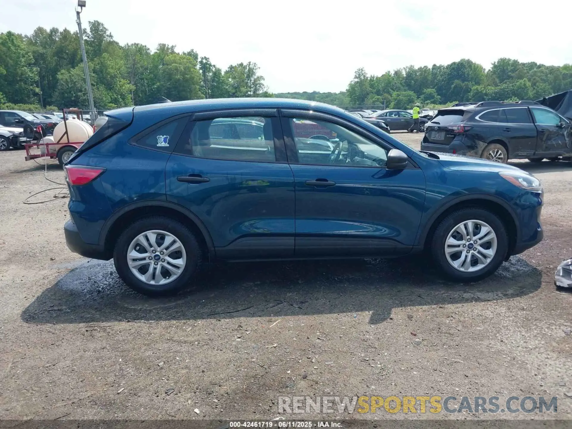 13 Photograph of a damaged car 1FMCU0F65LUC54521 FORD ESCAPE 2020