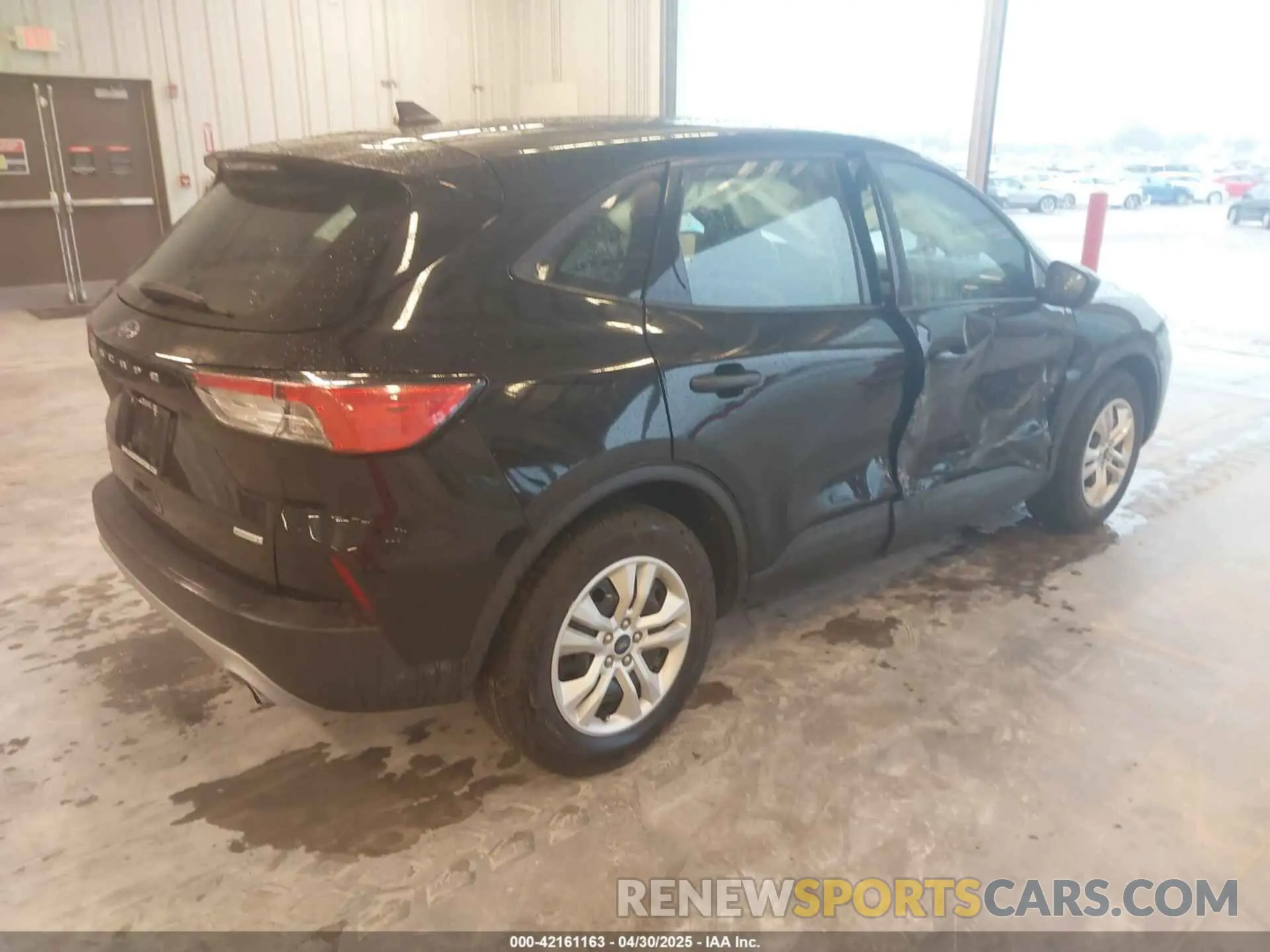 4 Photograph of a damaged car 1FMCU0F66LUB67615 FORD ESCAPE 2020