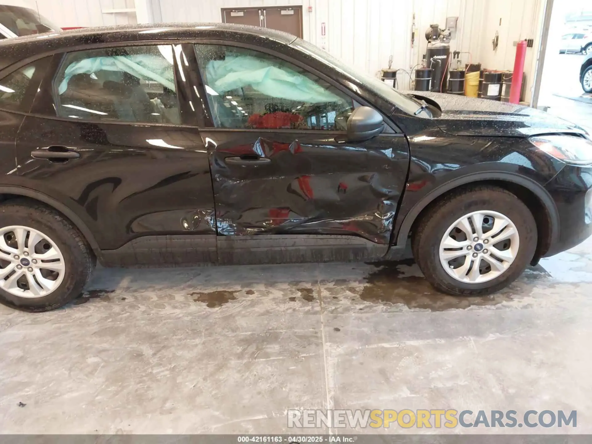 6 Photograph of a damaged car 1FMCU0F66LUB67615 FORD ESCAPE 2020