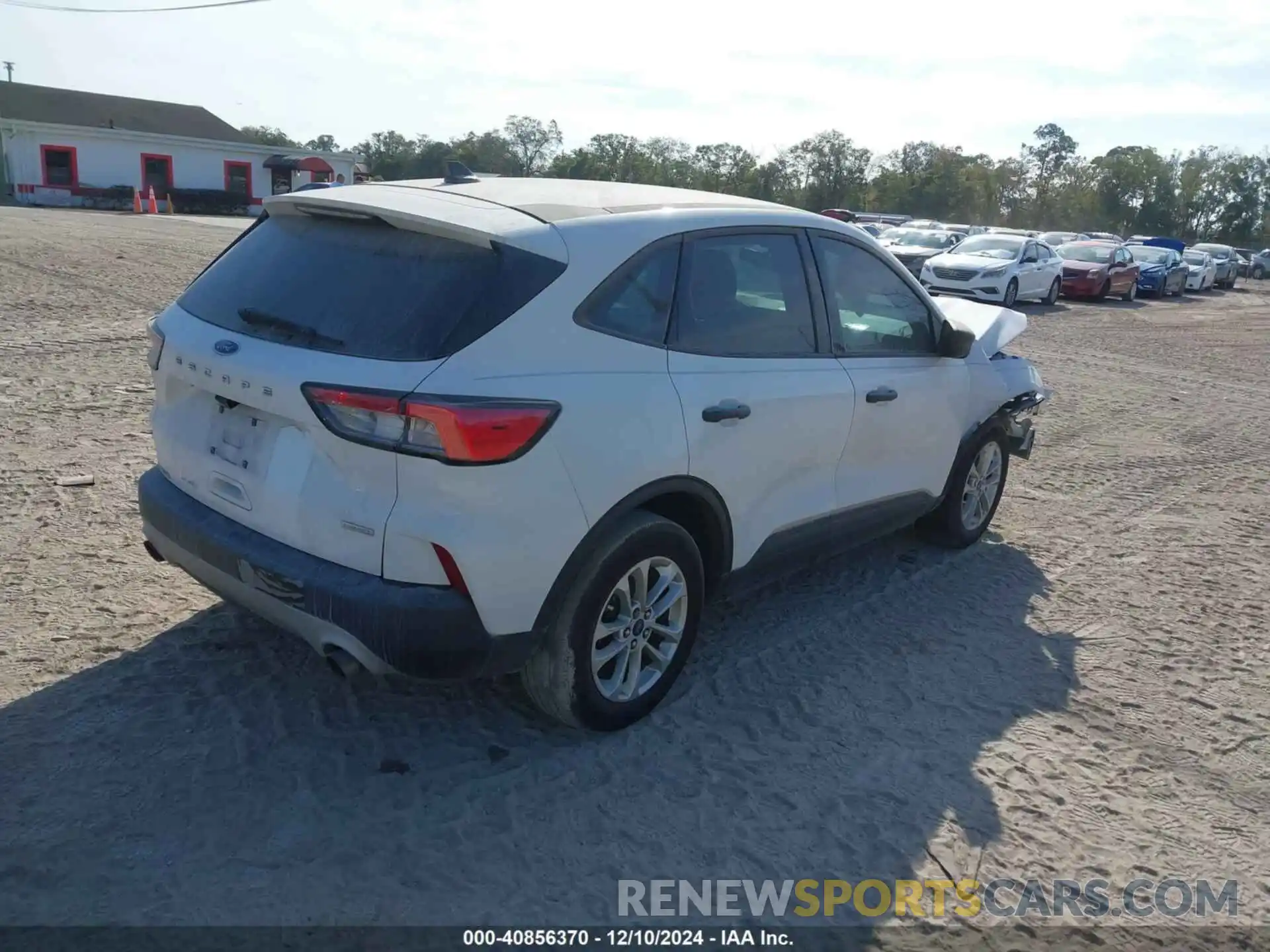 4 Photograph of a damaged car 1FMCU0F67LUA06013 FORD ESCAPE 2020