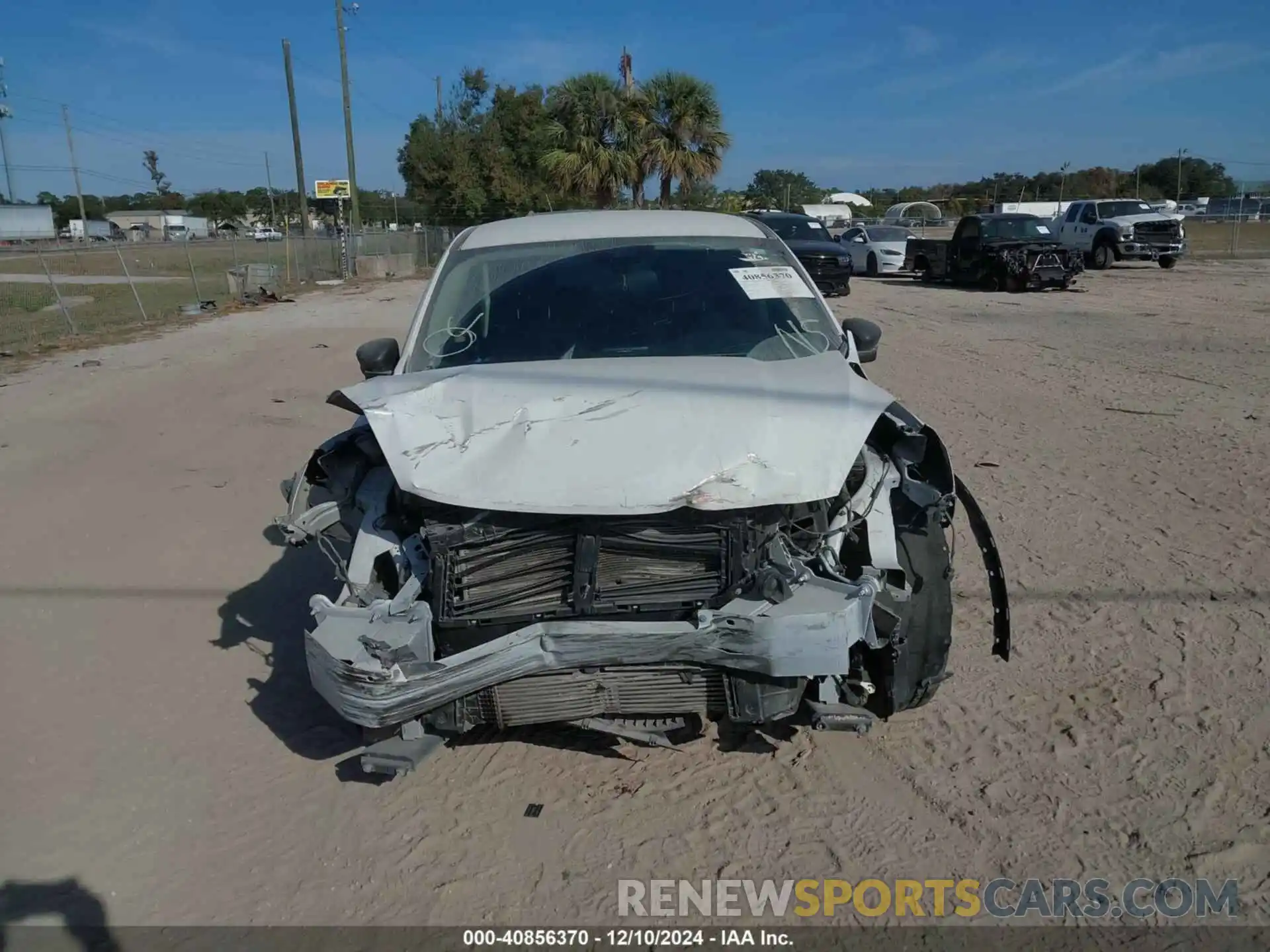 6 Photograph of a damaged car 1FMCU0F67LUA06013 FORD ESCAPE 2020