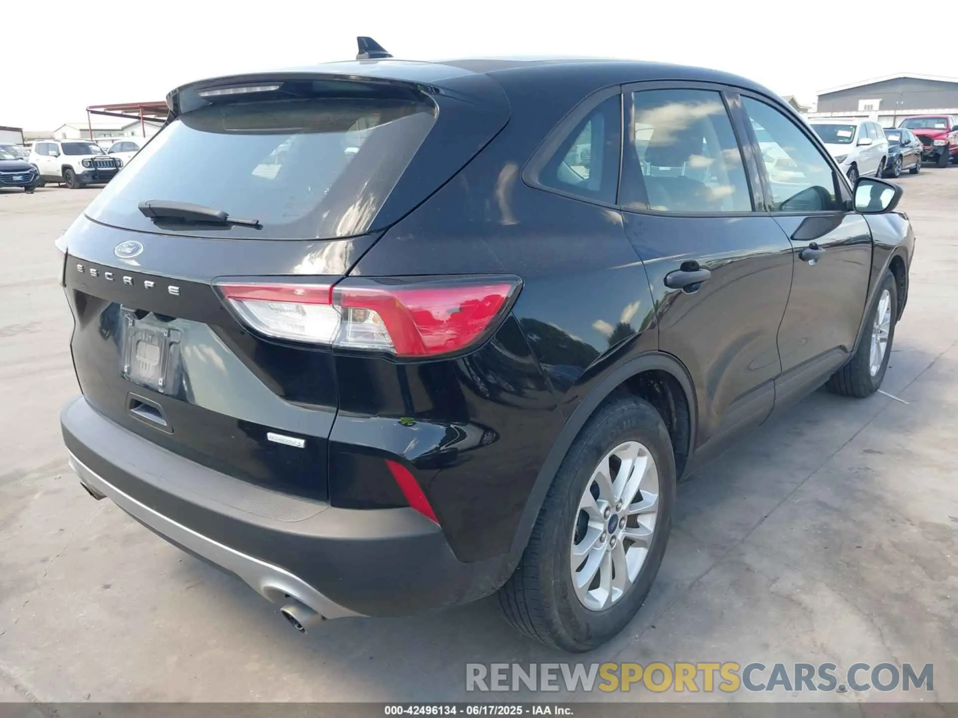 4 Photograph of a damaged car 1FMCU0F67LUA41019 FORD ESCAPE 2020