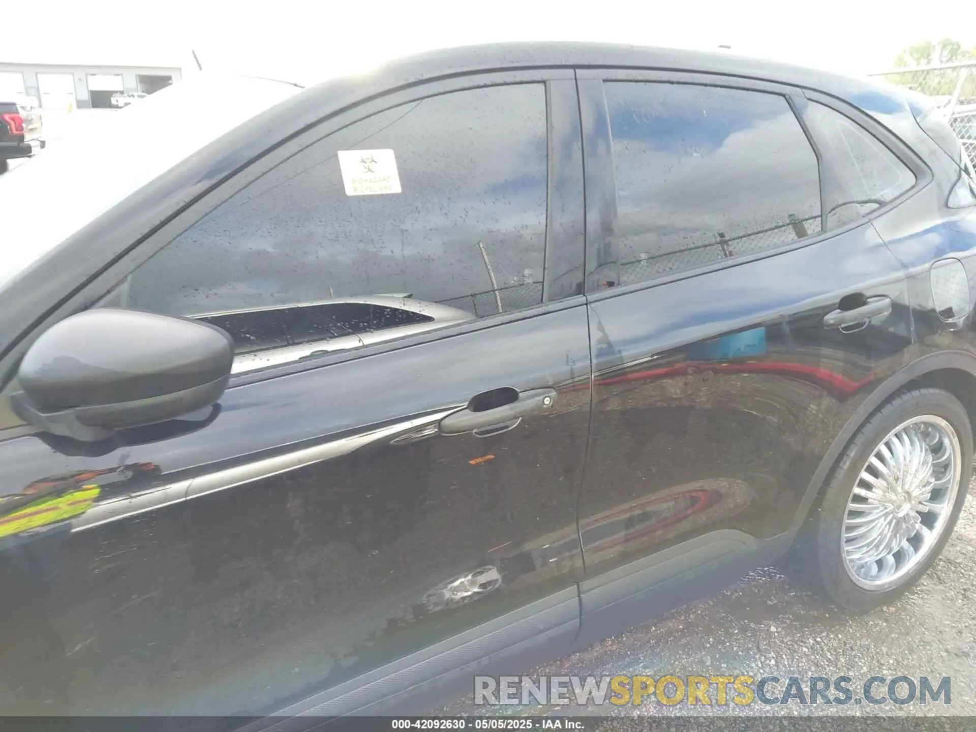 15 Photograph of a damaged car 1FMCU0F67LUA83447 FORD ESCAPE 2020