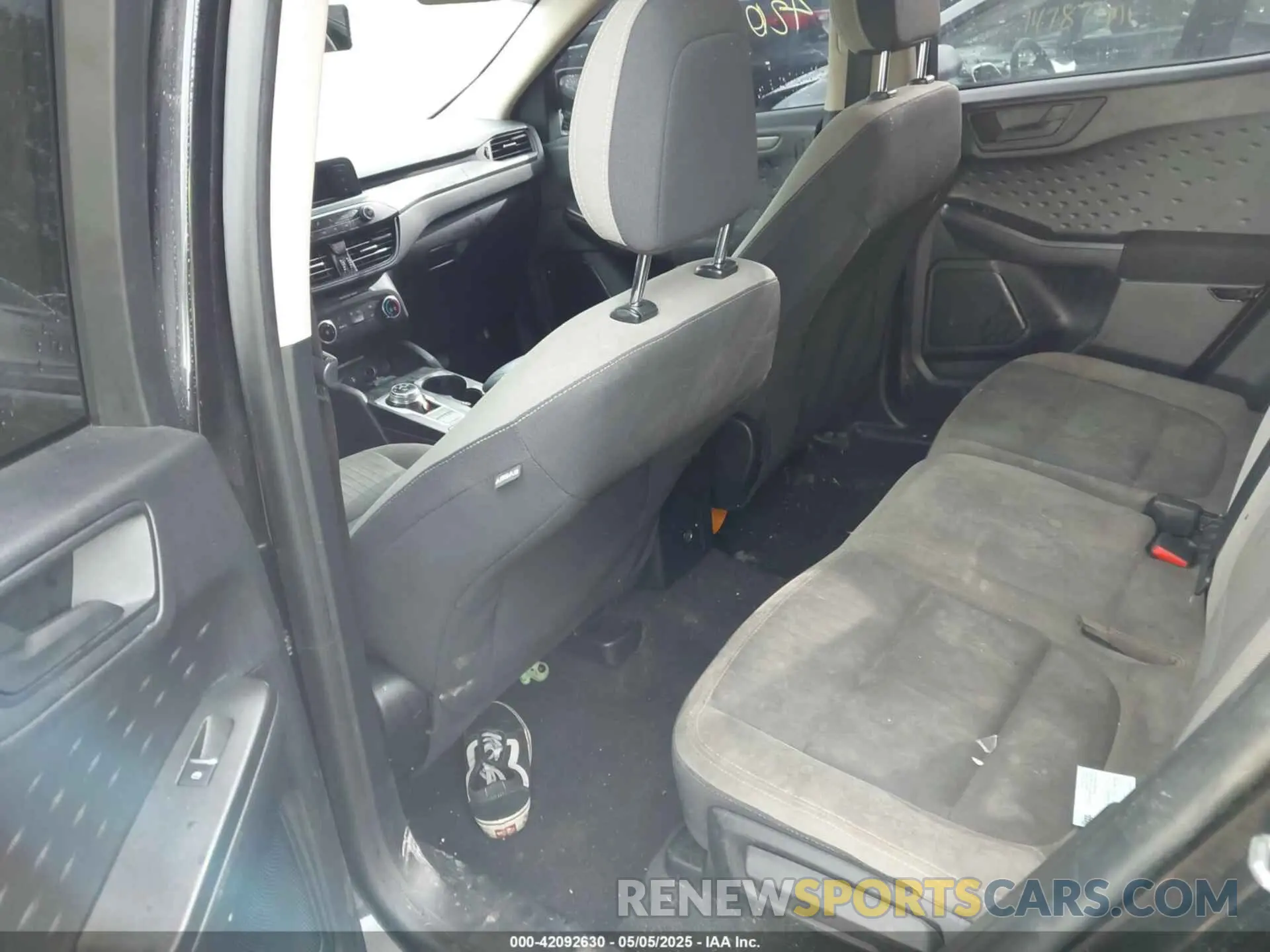 8 Photograph of a damaged car 1FMCU0F67LUA83447 FORD ESCAPE 2020