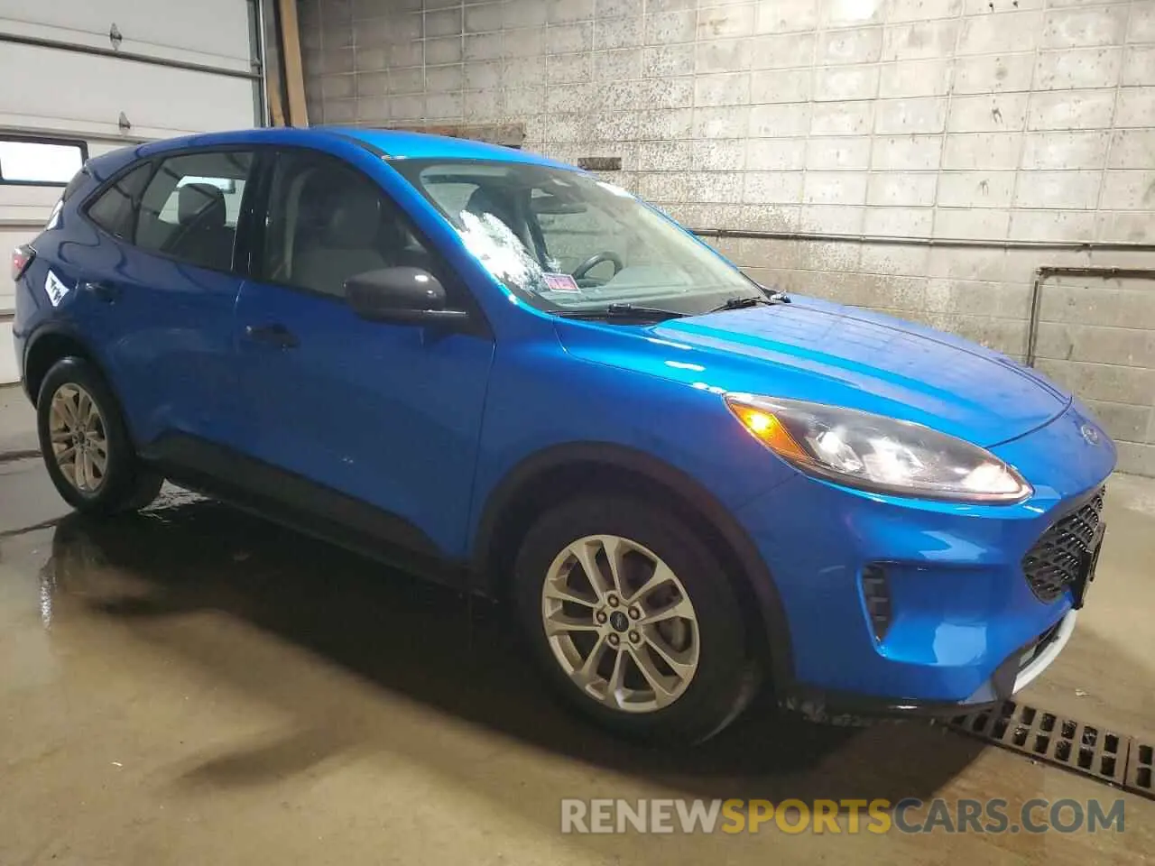 4 Photograph of a damaged car 1FMCU0F67LUC07622 FORD ESCAPE 2020