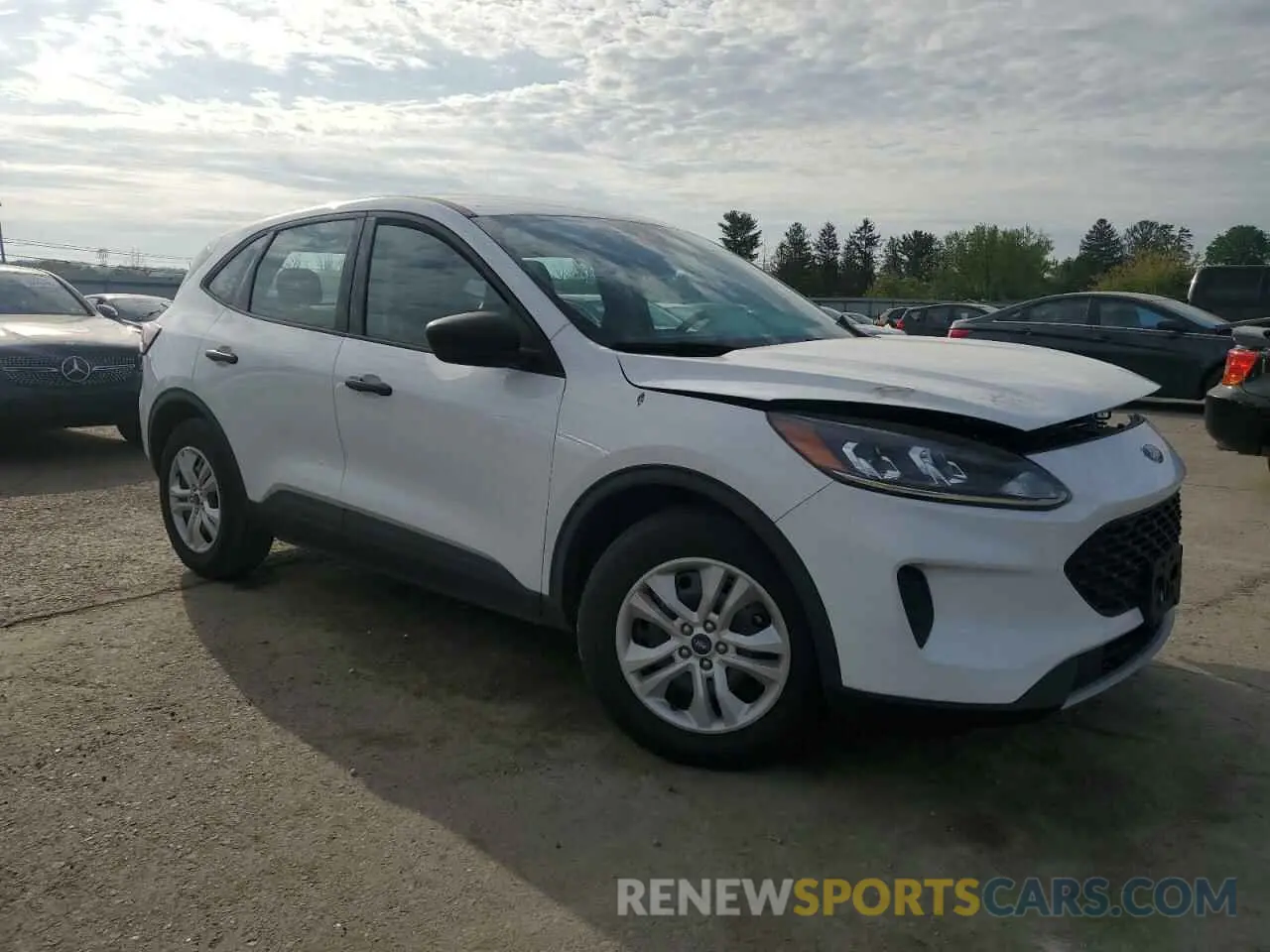 4 Photograph of a damaged car 1FMCU0F68LUC62953 FORD ESCAPE 2020