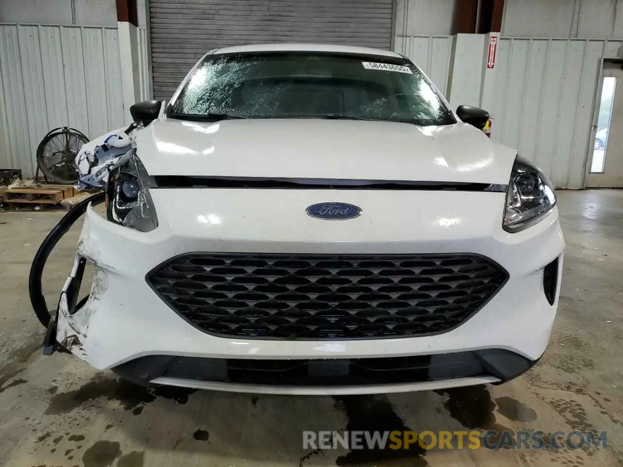 5 Photograph of a damaged car 1FMCU0F69LUA06045 FORD ESCAPE 2020