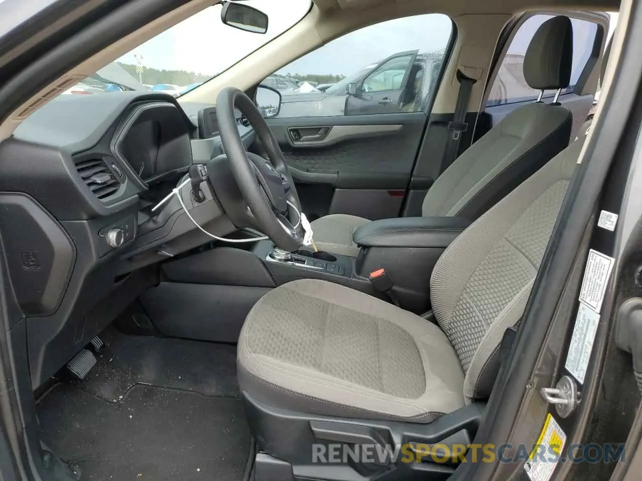 7 Photograph of a damaged car 1FMCU0F69LUA32094 FORD ESCAPE 2020