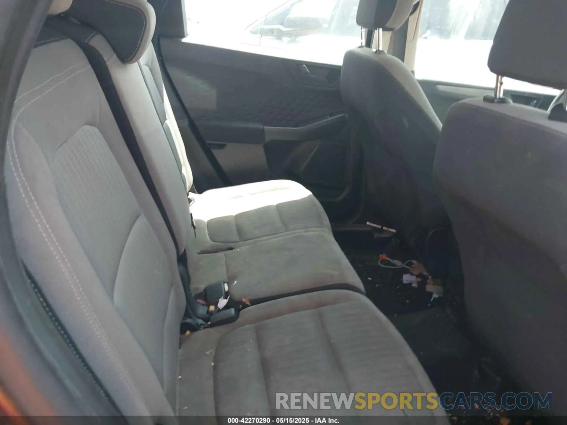 8 Photograph of a damaged car 1FMCU0F69LUA67346 FORD ESCAPE 2020