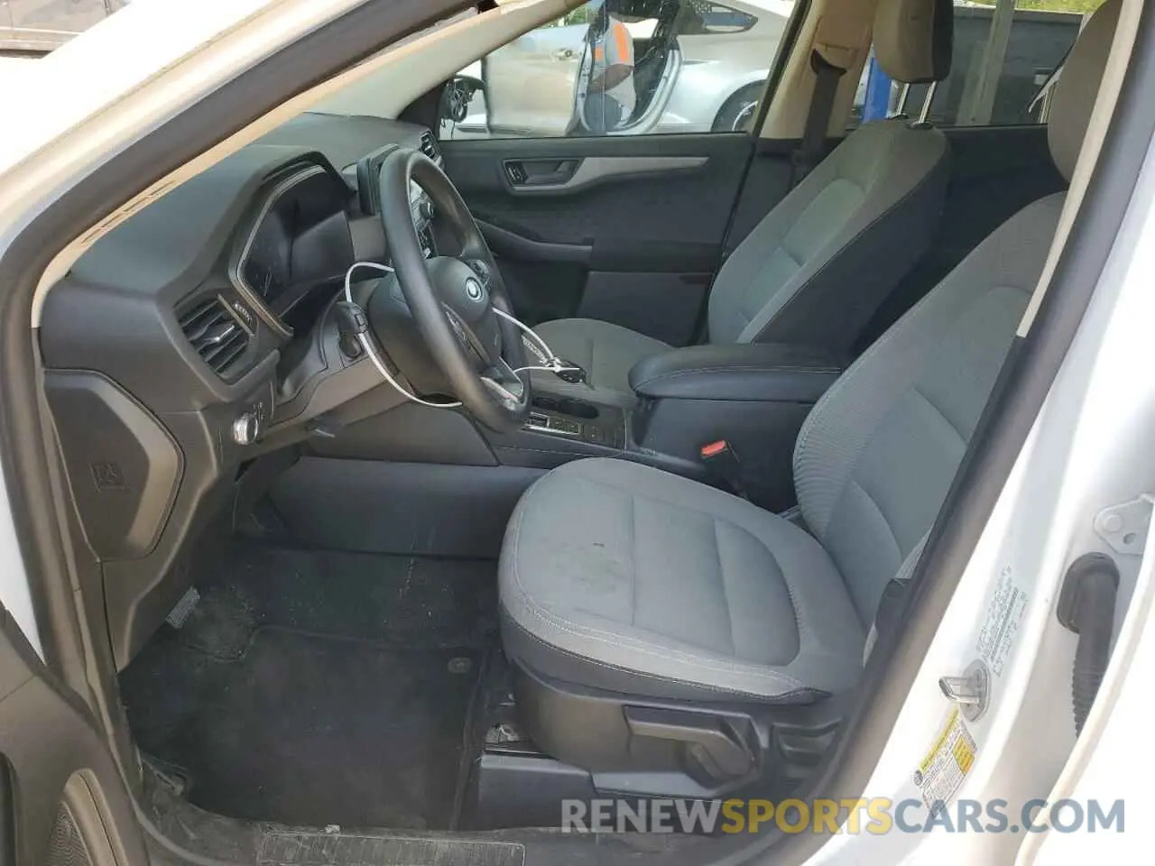 7 Photograph of a damaged car 1FMCU0F69LUA84390 FORD ESCAPE 2020