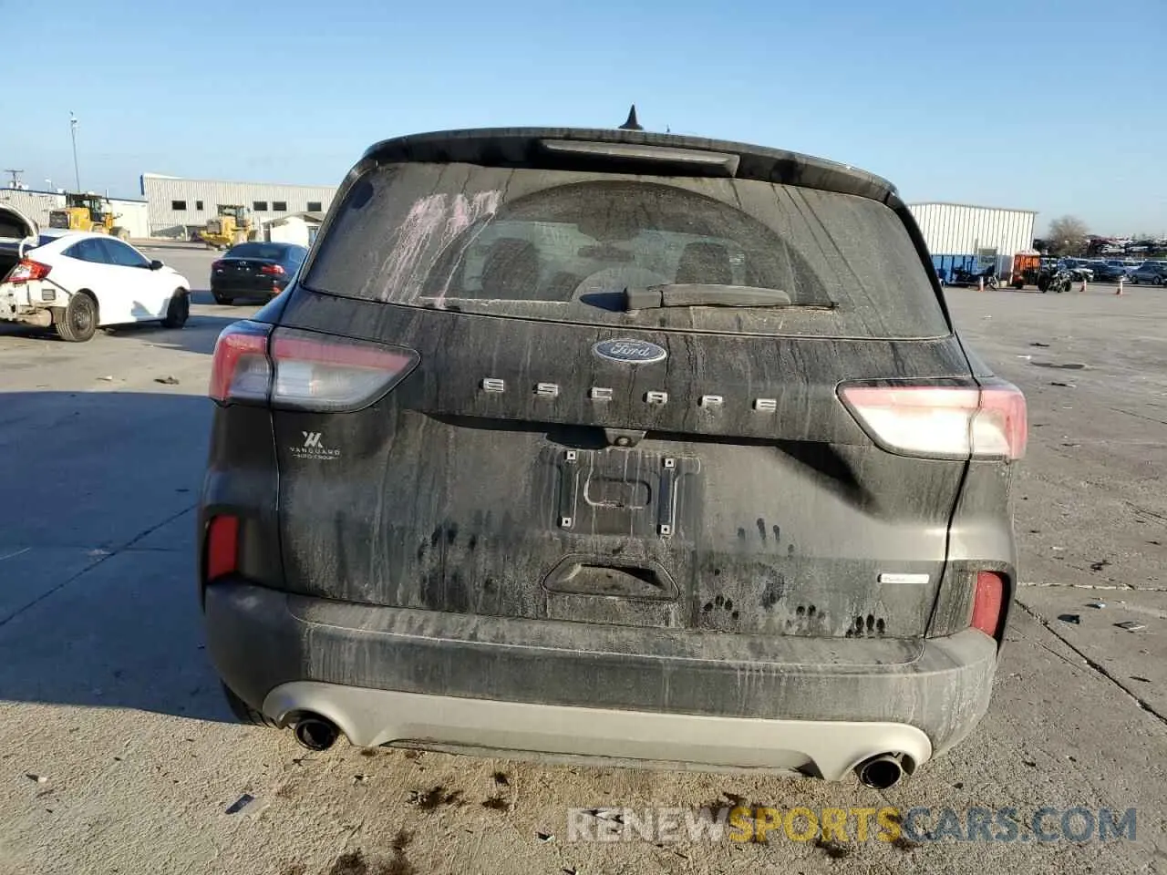 6 Photograph of a damaged car 1FMCU0F69LUB65681 FORD ESCAPE 2020