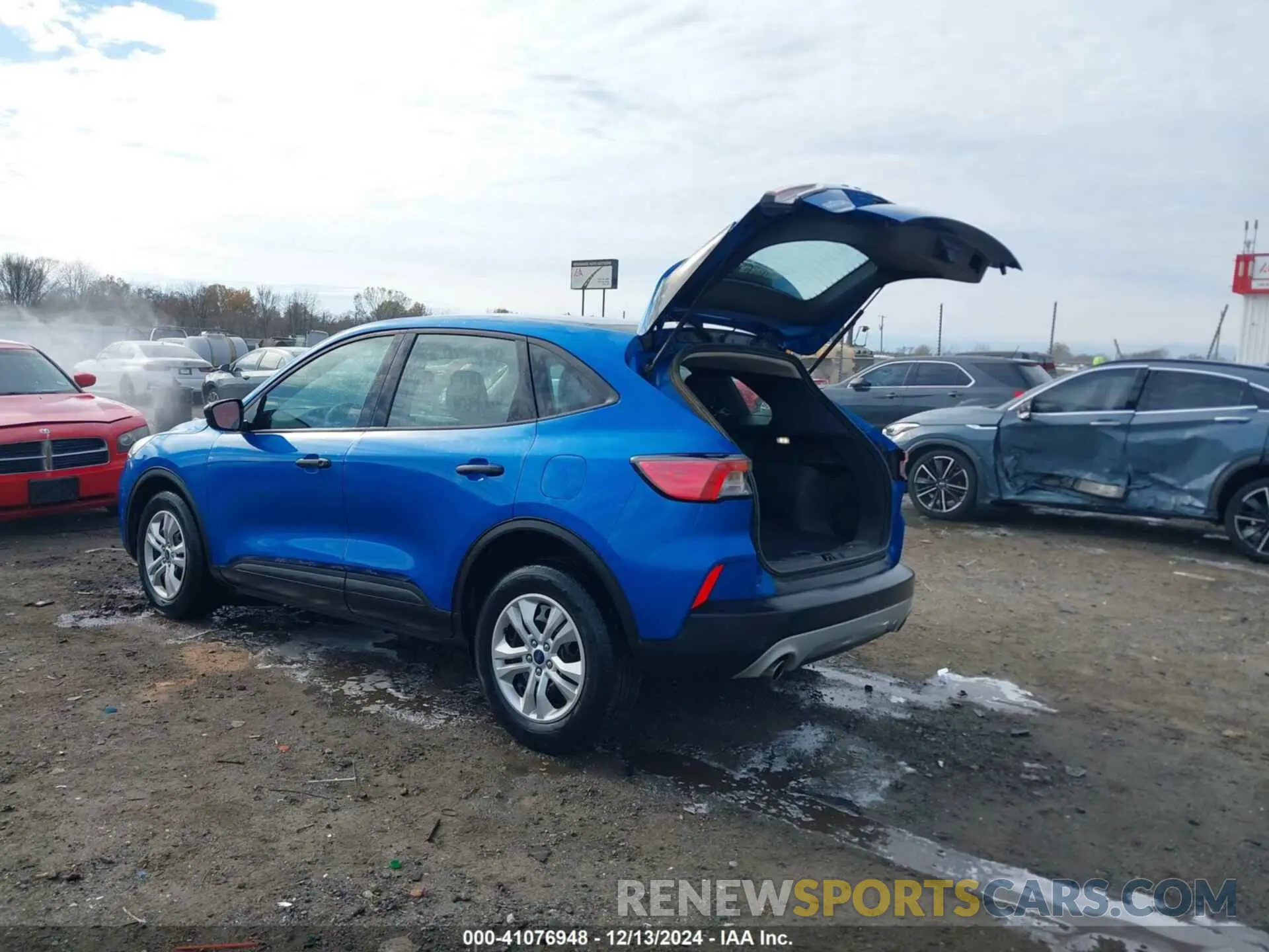3 Photograph of a damaged car 1FMCU0F6XLUA23677 FORD ESCAPE 2020