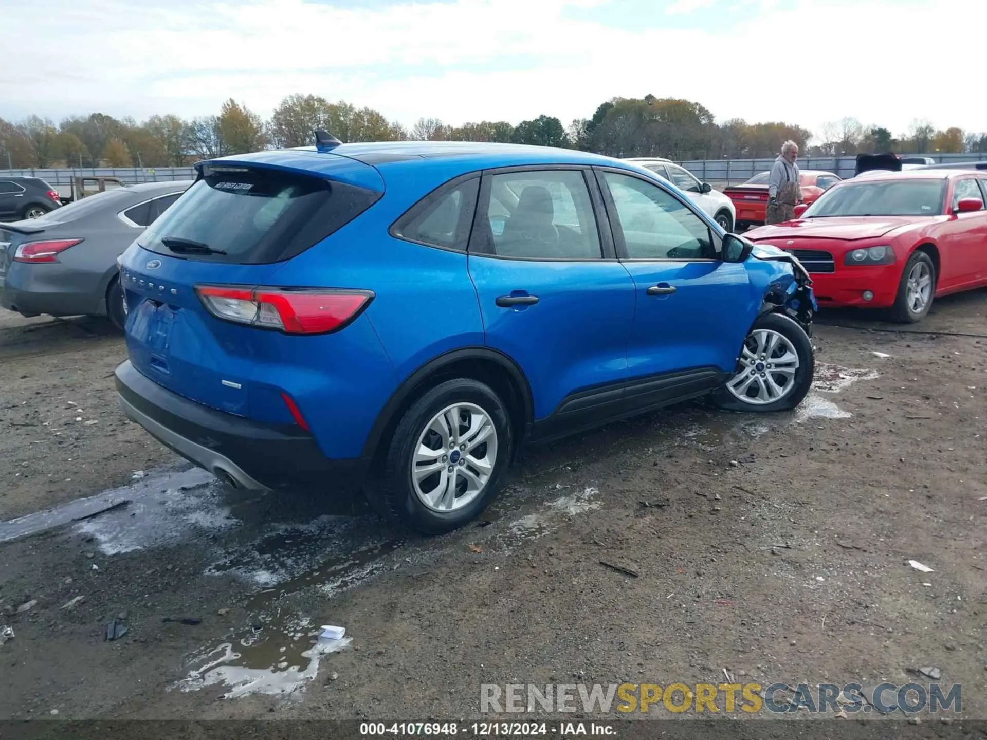 4 Photograph of a damaged car 1FMCU0F6XLUA23677 FORD ESCAPE 2020