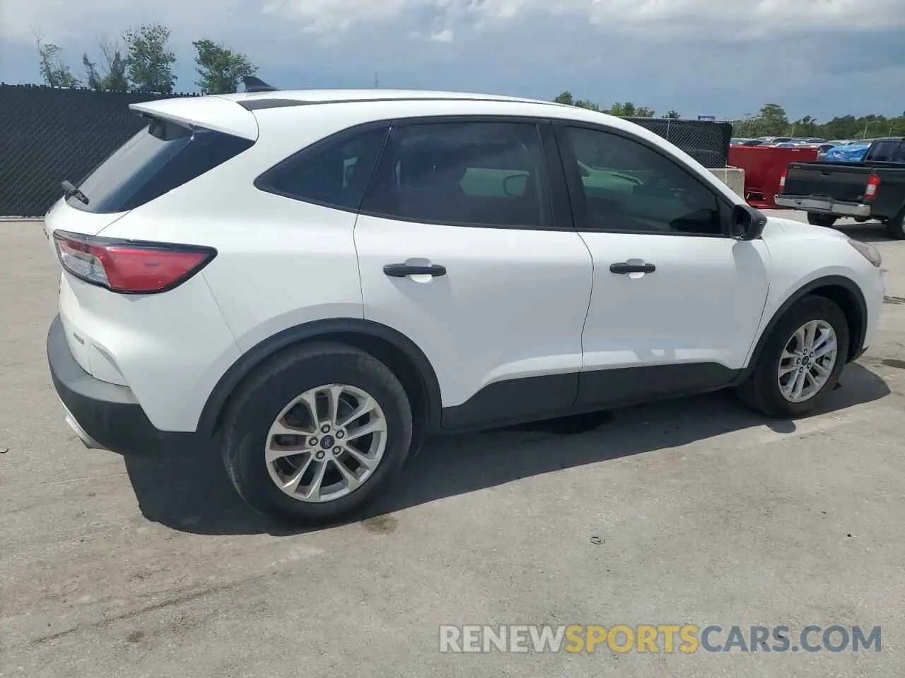 3 Photograph of a damaged car 1FMCU0F6XLUC25841 FORD ESCAPE 2020
