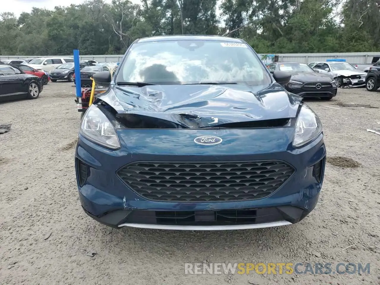 5 Photograph of a damaged car 1FMCU0F6XLUC77504 FORD ESCAPE 2020
